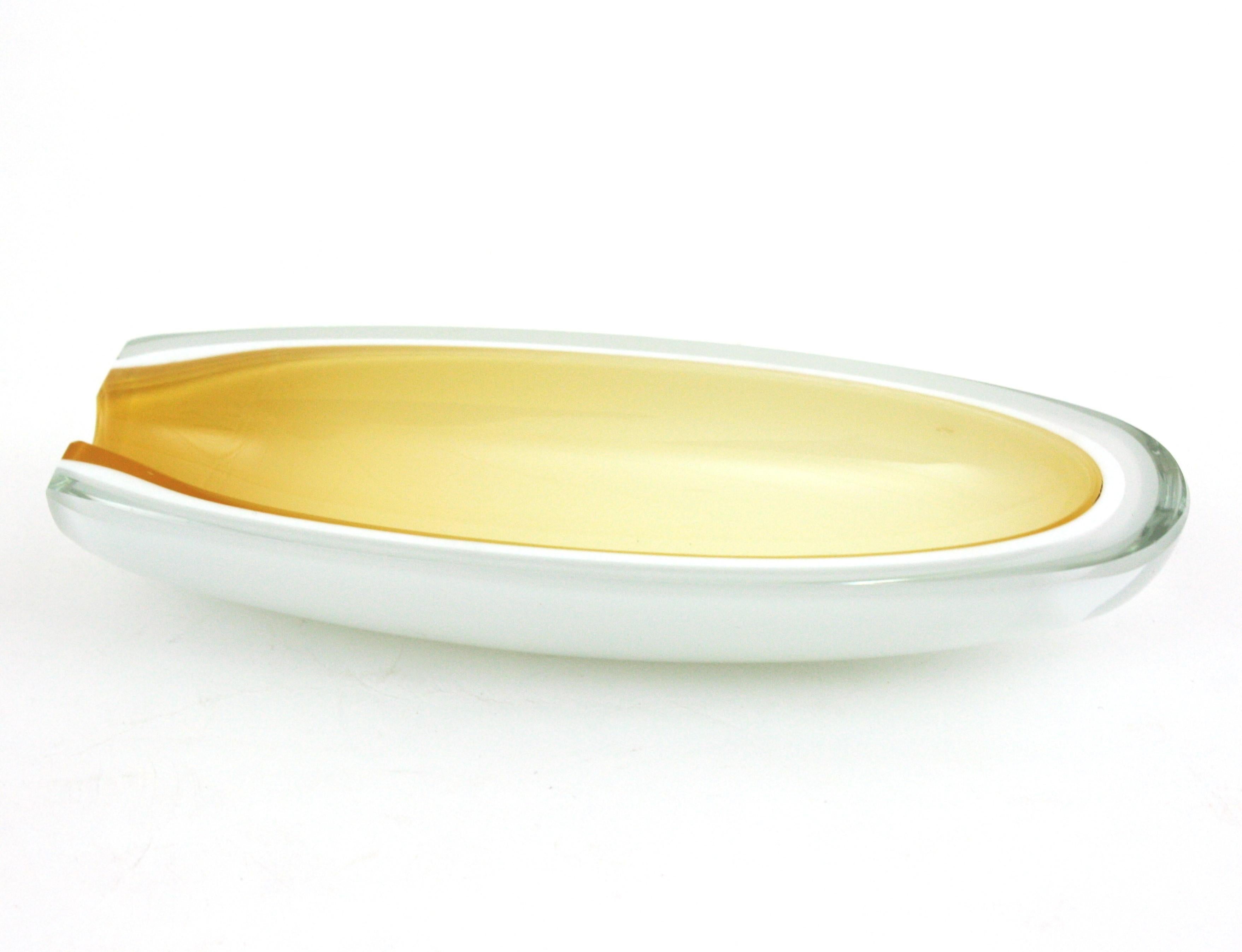 Fait main Archimede Seguso Murano Coupe ovale en verre d'art albâtre jaune blanc ciselé en vente