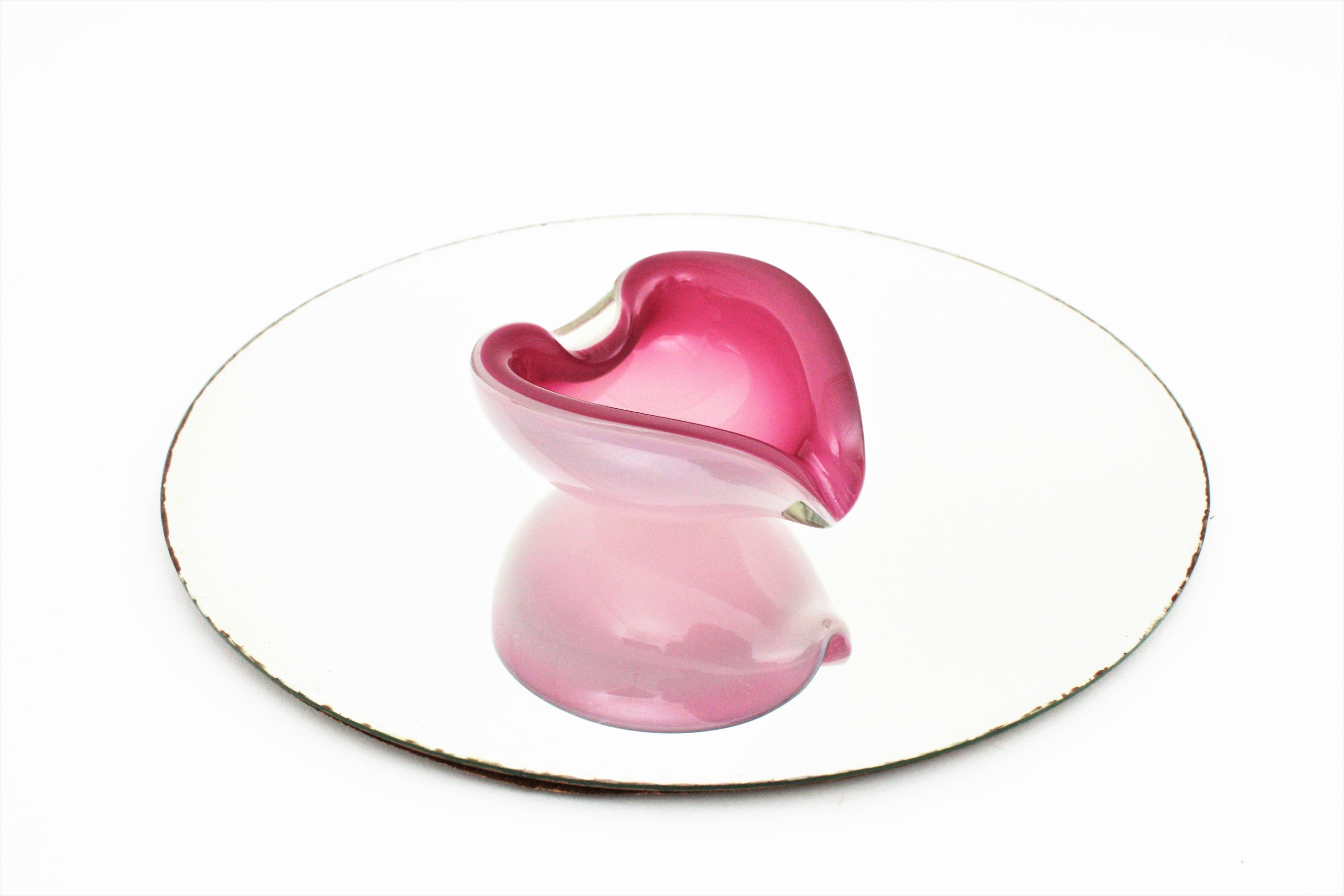 Mid-Century Modern Archimede Seguso Murano Art Glass Pink Alabastro Heart Shaped Bowl / Ashtray