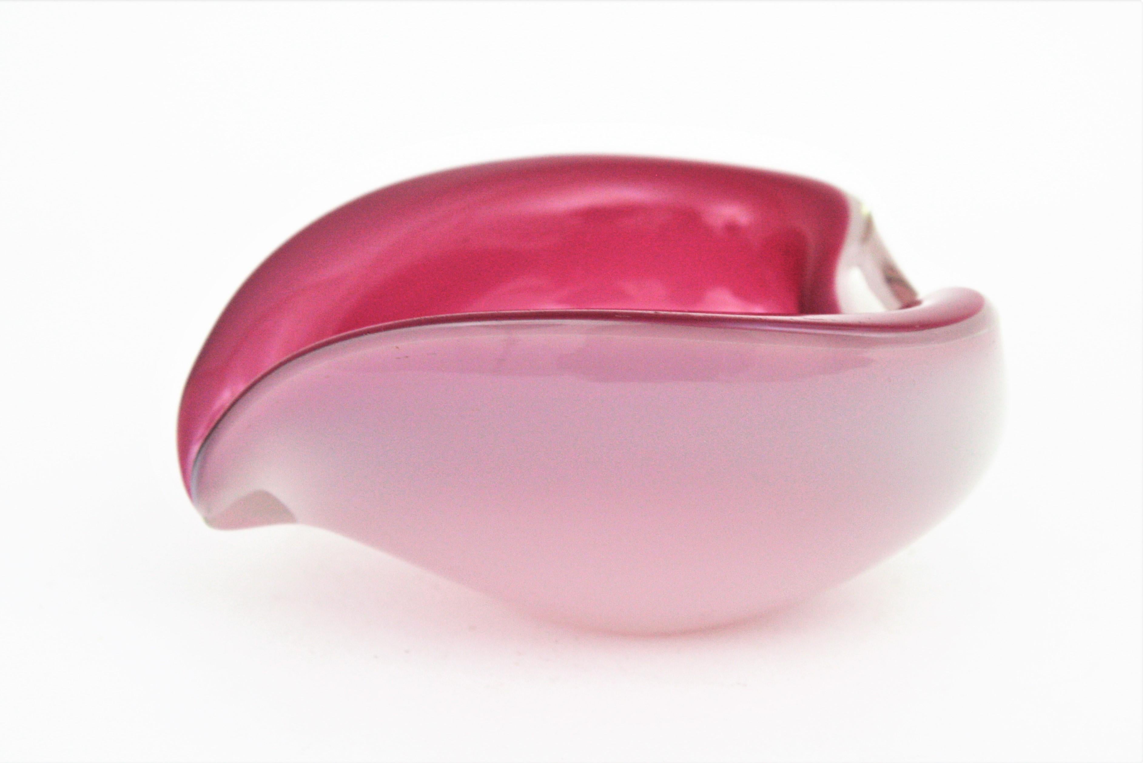 Archimede Seguso Murano Art Glass Pink Alabastro Heart Shaped Bowl / Ashtray In Excellent Condition In Barcelona, ES