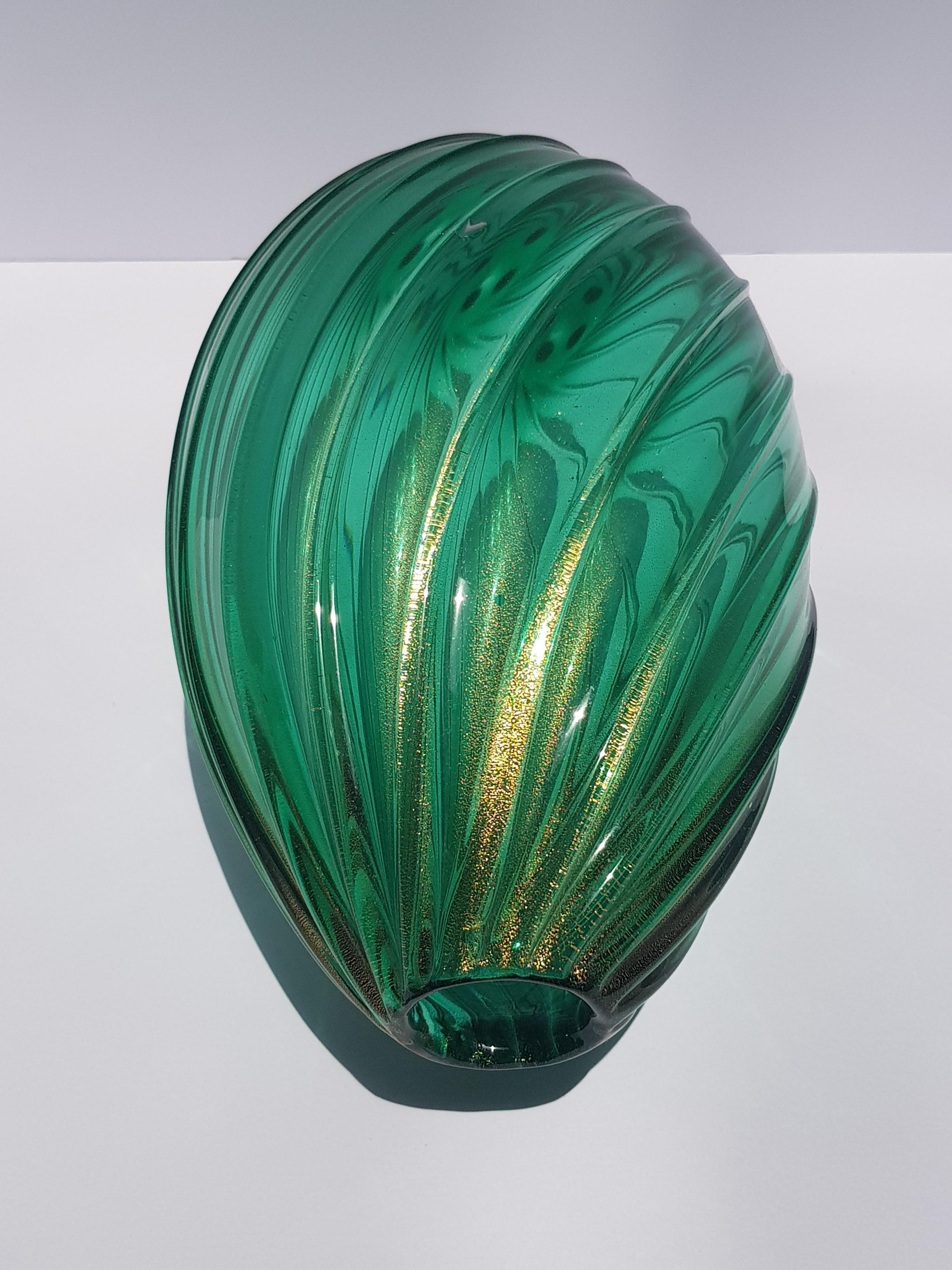 Archimede Seguso Jarrón de cristal artístico de Murano Hoja de oro Aventurina Vidrio veneciano Verde Moderno de mediados de siglo en venta