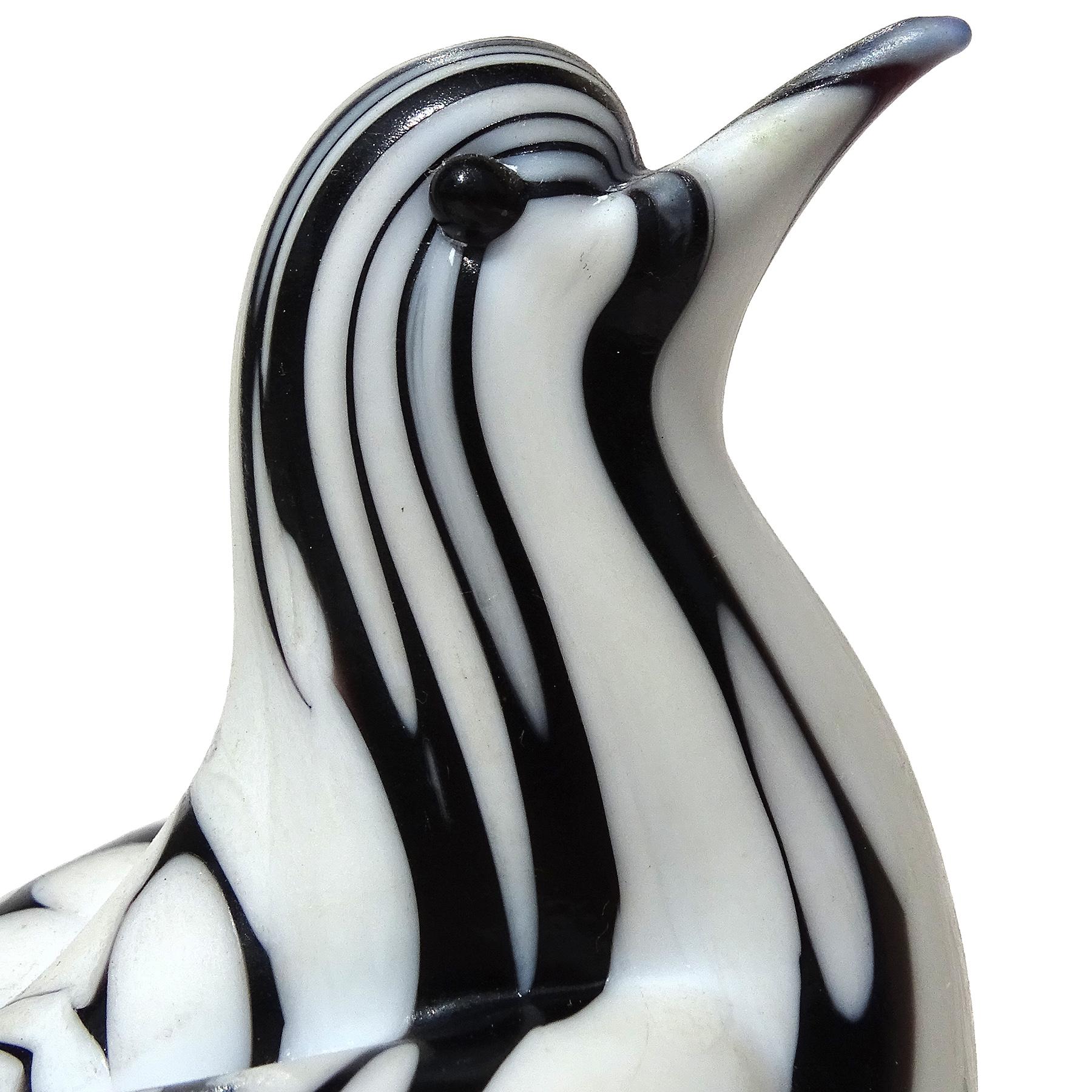 Beautiful vintage Murano hand blown black and white spotted Italian art glass dove bird figurine sculpture. Documented to designer Archimede Seguso, from the 