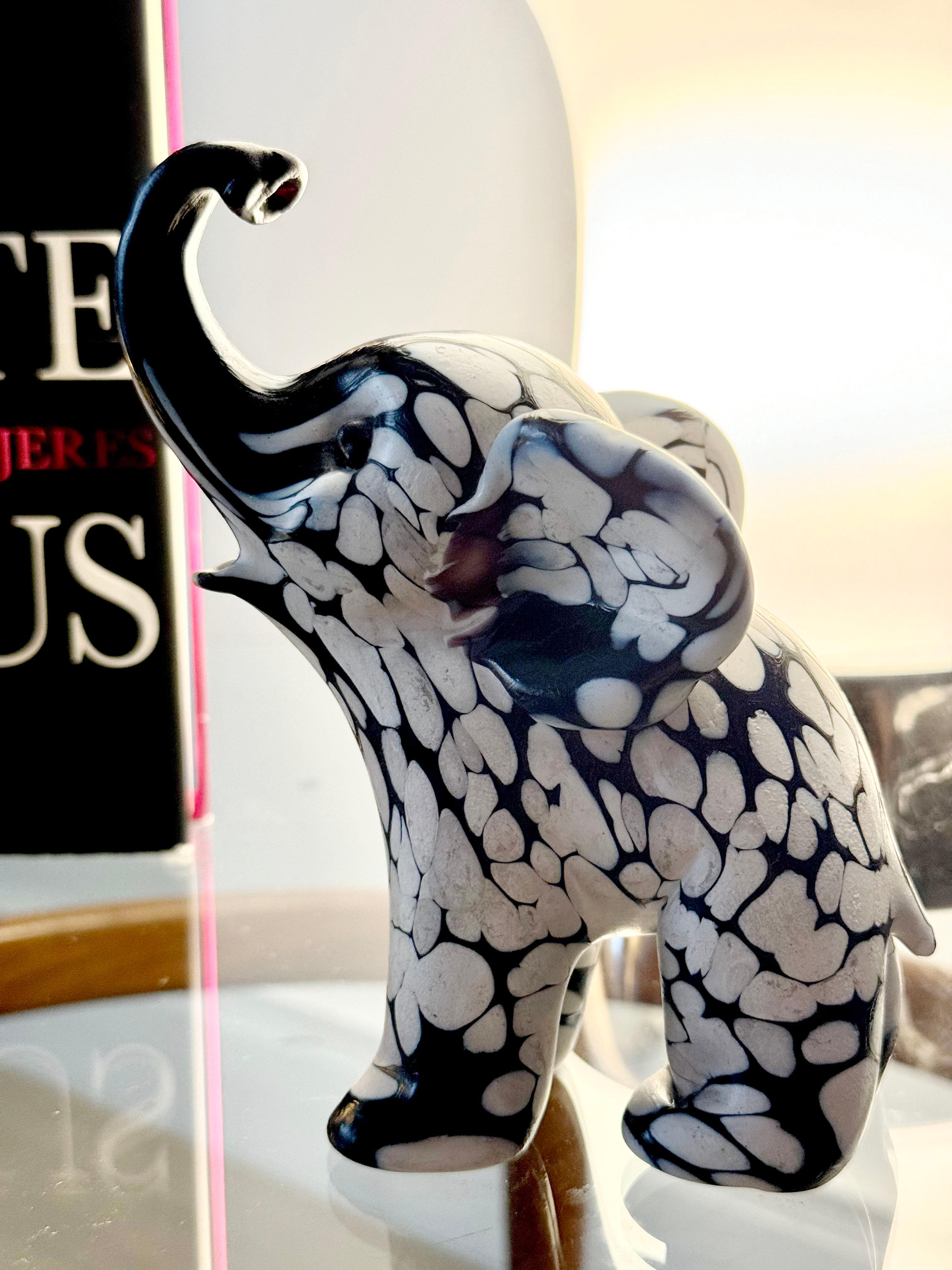 Archimede Seguso Murano Black White Italy Art Glass Sculpture Elephant Figurine For Sale 6