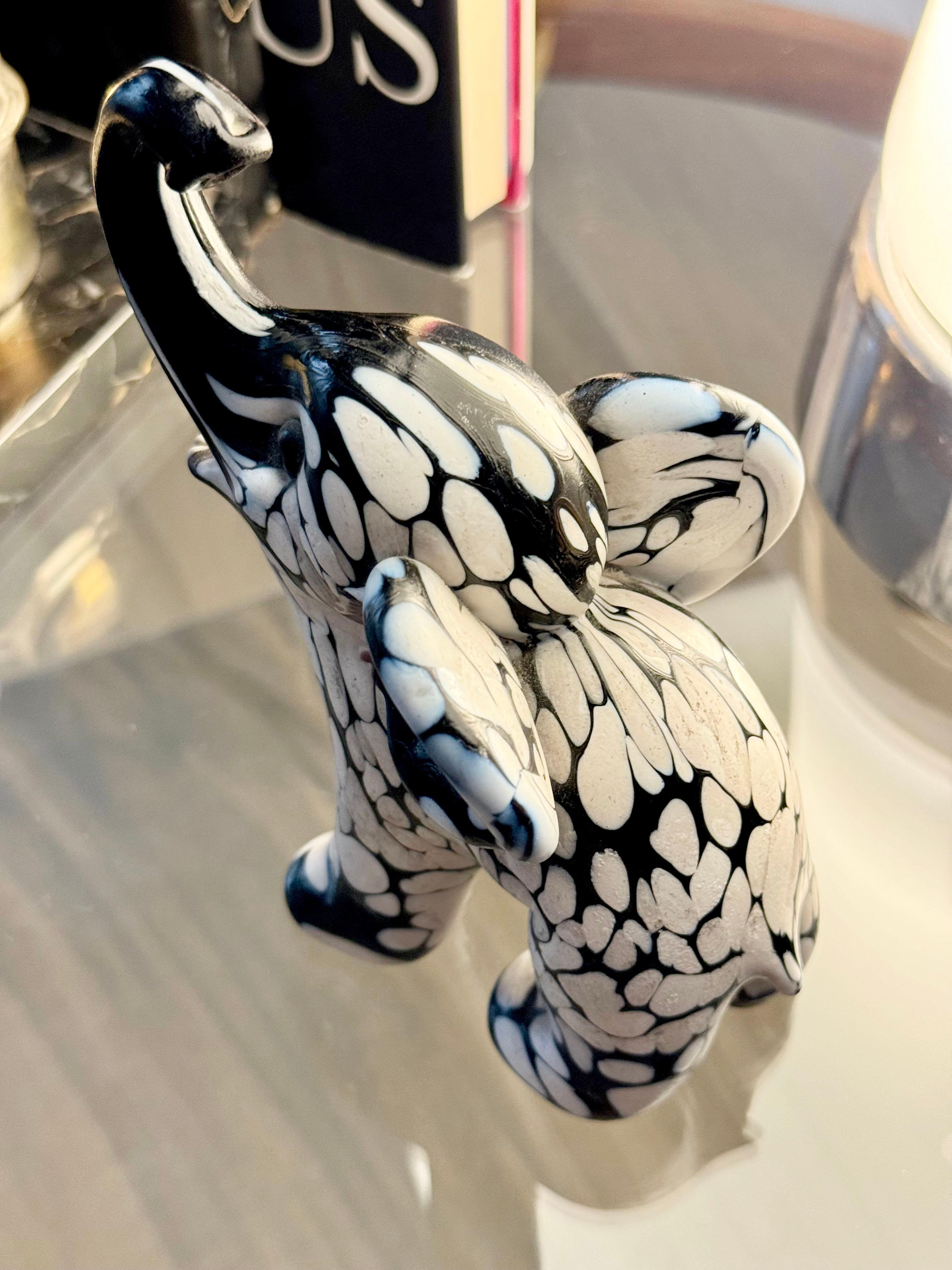 Archimede Seguso Murano Black White Italy Art Glass Sculpture Elephant Figurine For Sale 7