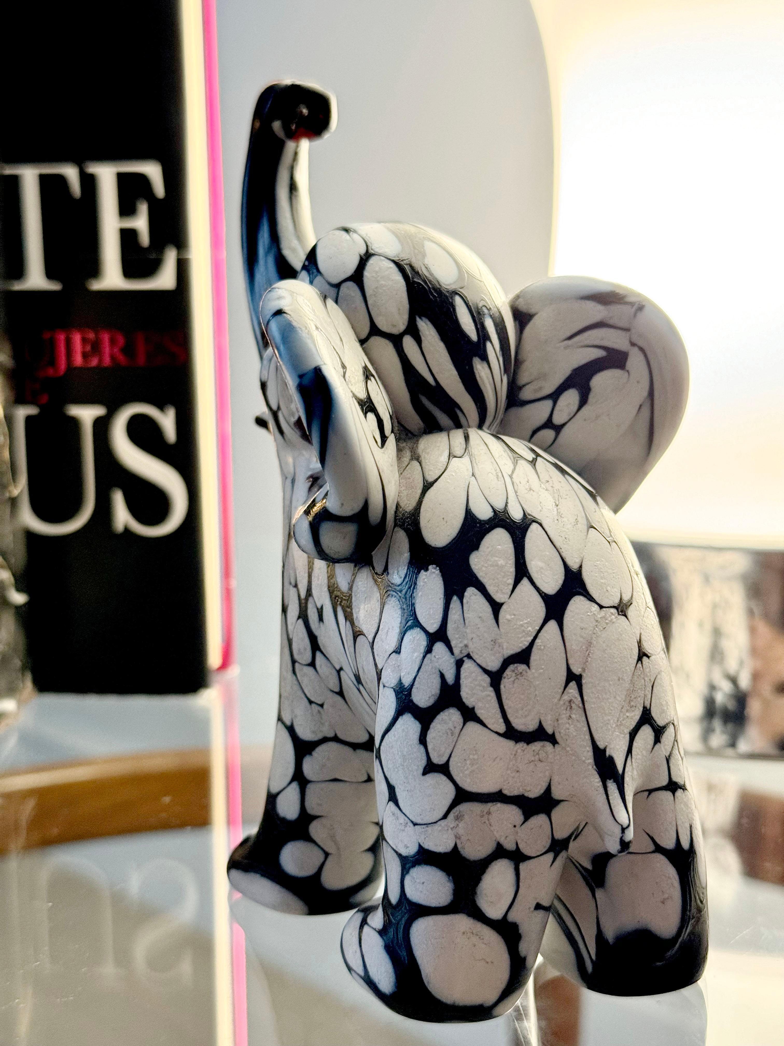 Archimede Seguso Murano Black White Italy Art Glass Sculpture Elephant Figurine For Sale 9