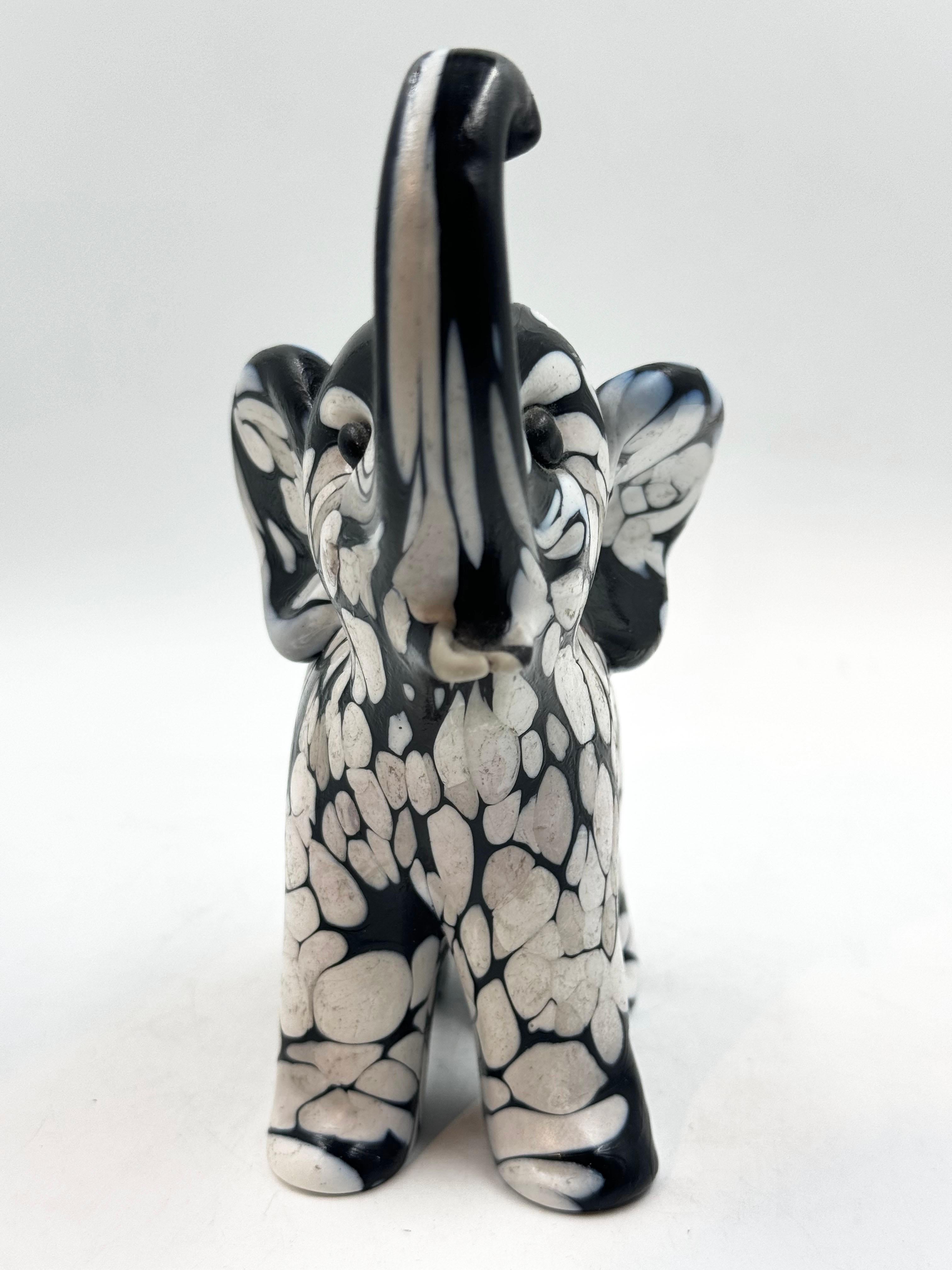Archimede Seguso Murano Black White Italy Art Glass Sculpture Elephant Figurine In Good Condition For Sale In Autonomous City Buenos Aires, CABA