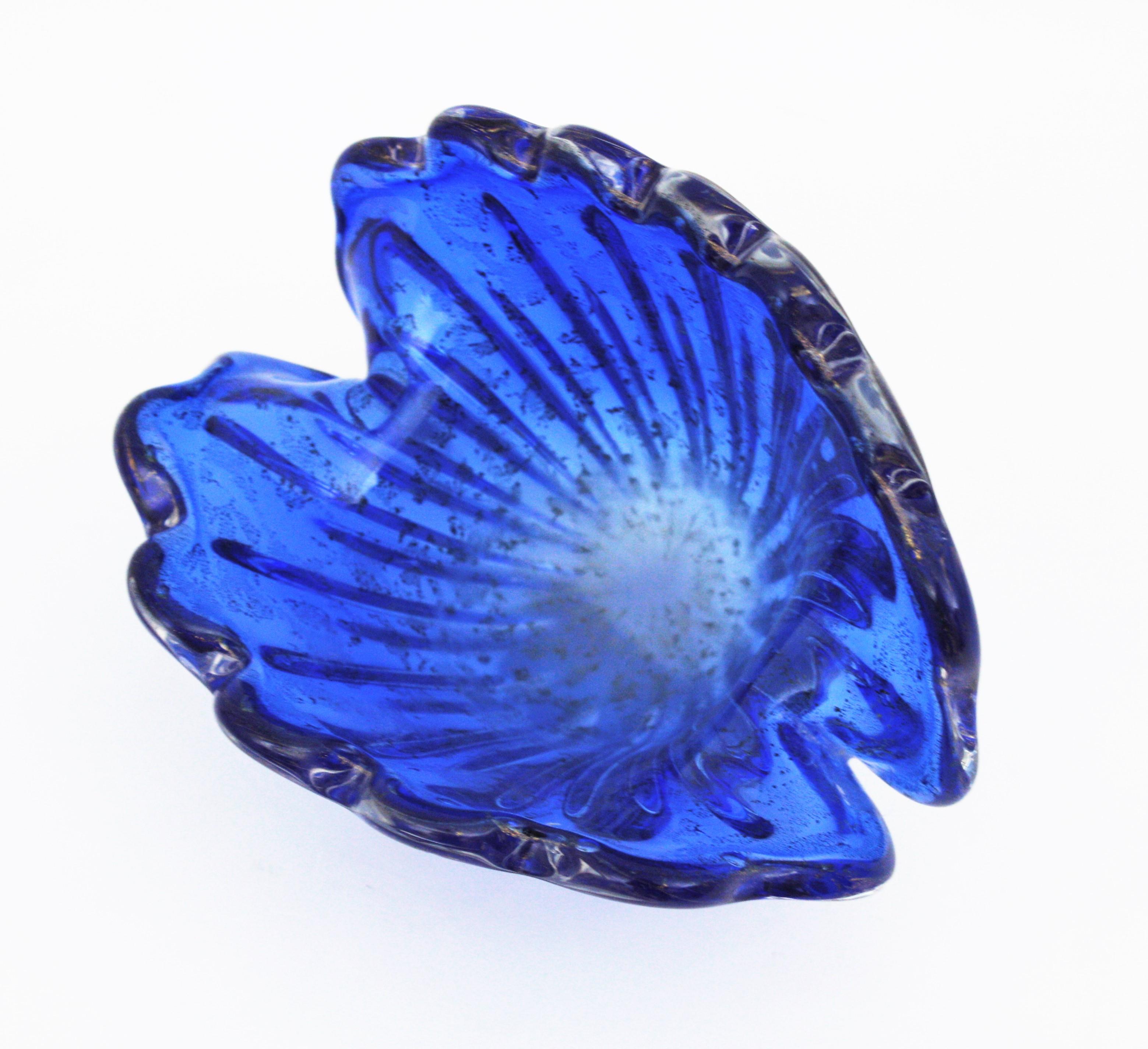 Archimede Seguso Murano Blue Gold Flecks Art Glass Large Clam Shell Bowl For Sale 3