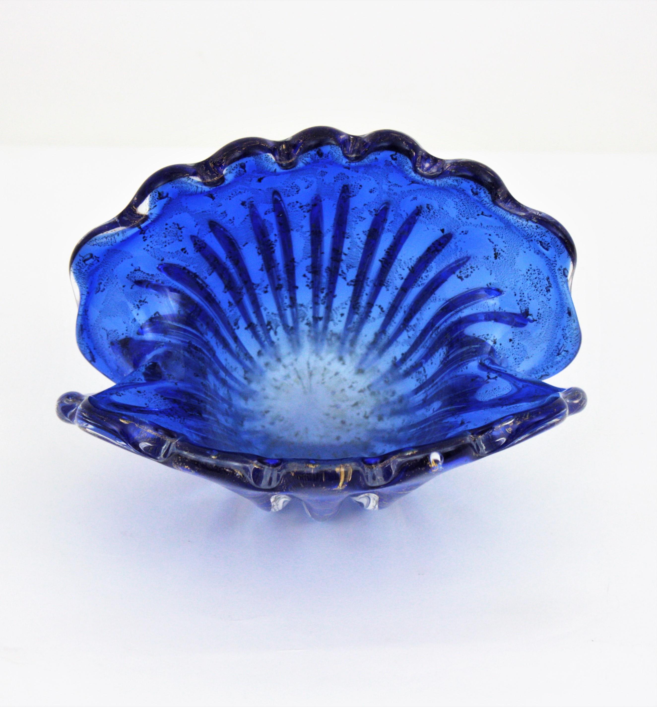 20th Century Archimede Seguso Murano Blue Gold Flecks Art Glass Large Clam Shell Bowl For Sale