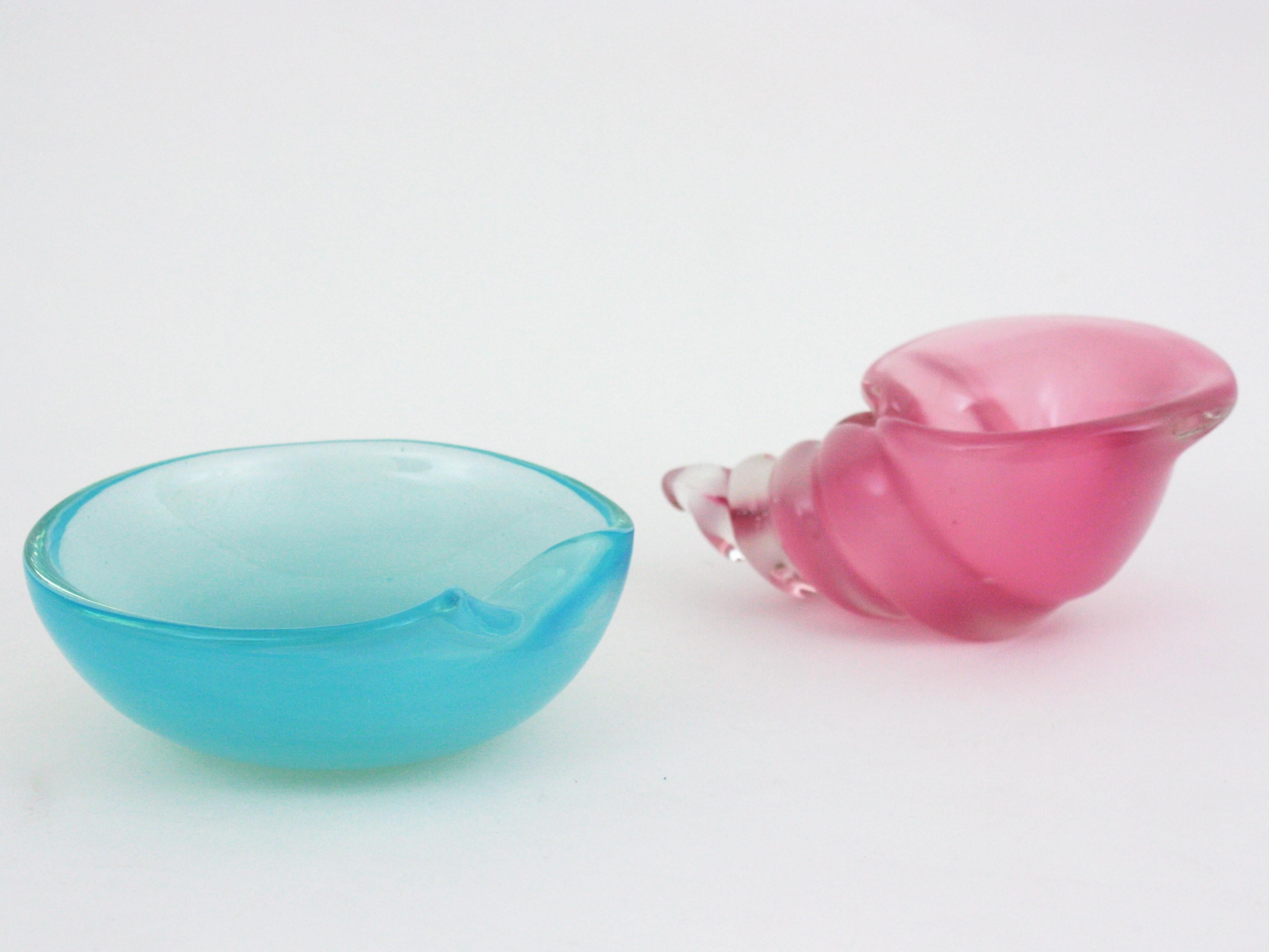 Italian Set of Archimede Seguso Murano Blue & Pink Alabastro Glass Shell Bowls For Sale