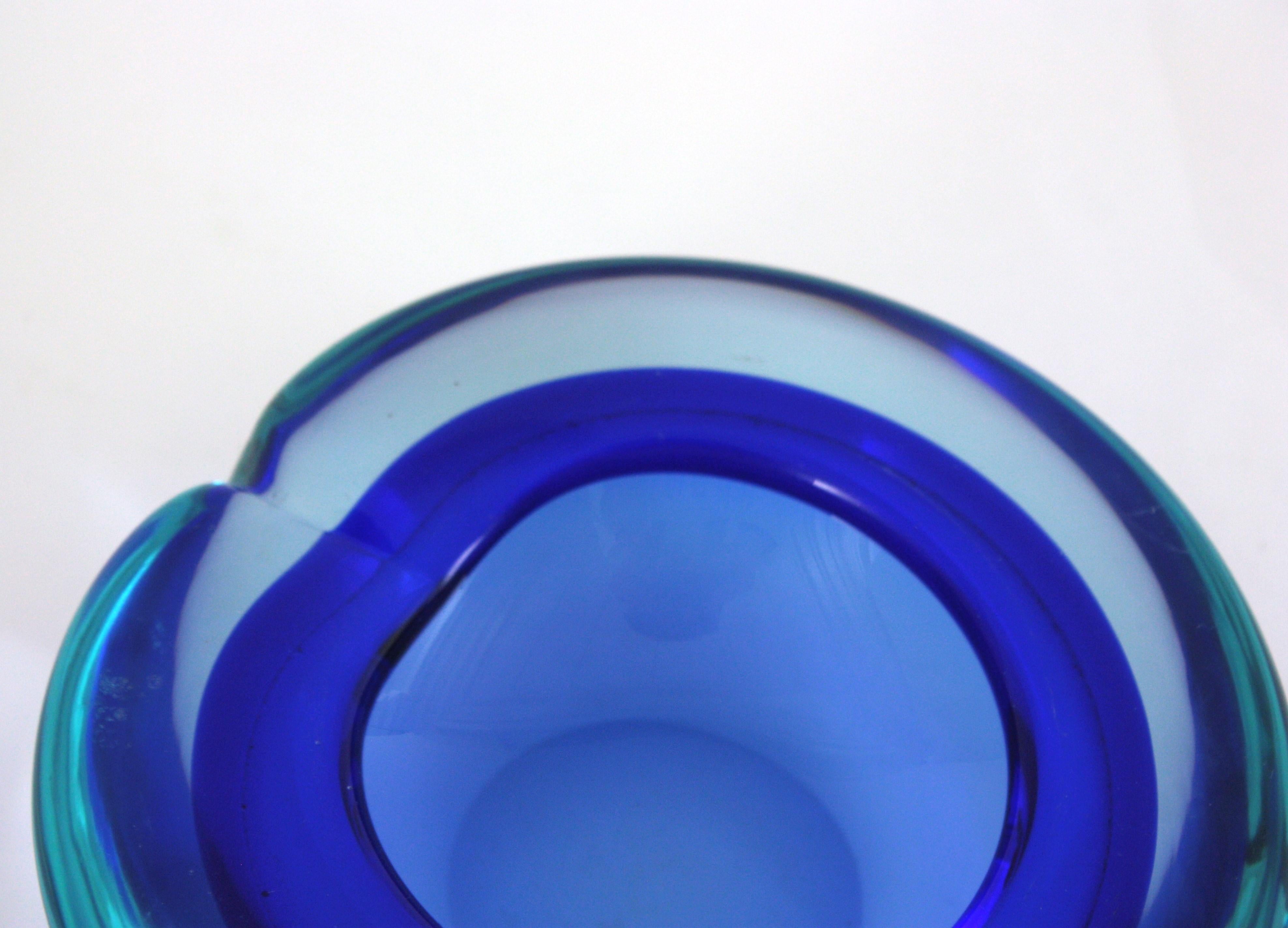 Archimede Seguso Cuenco de cristal de Murano Azul Sommerso en venta 2