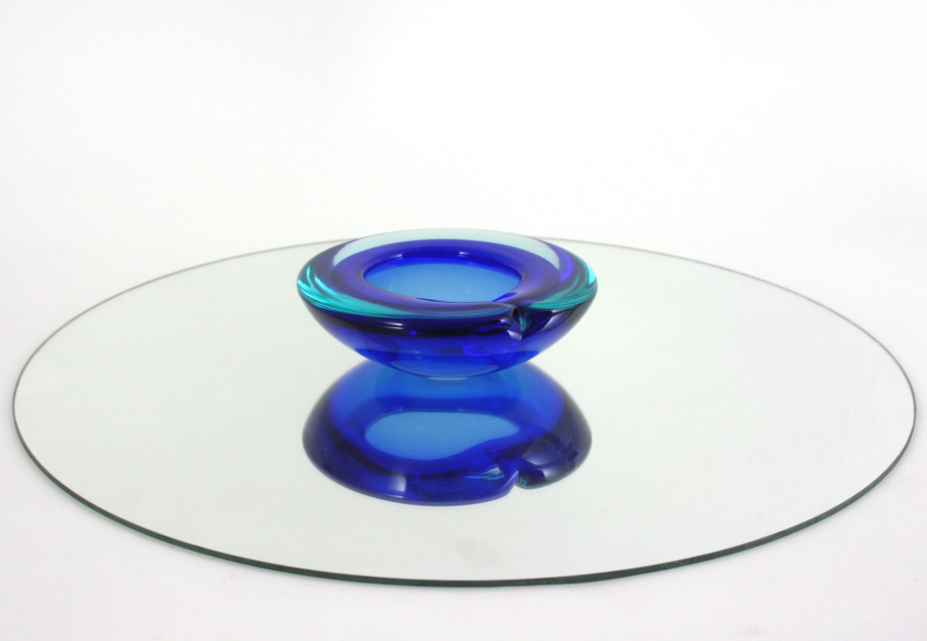 Archimede Seguso Cuenco de cristal de Murano Azul Sommerso en Bueno estado para la venta en Barcelona, ES