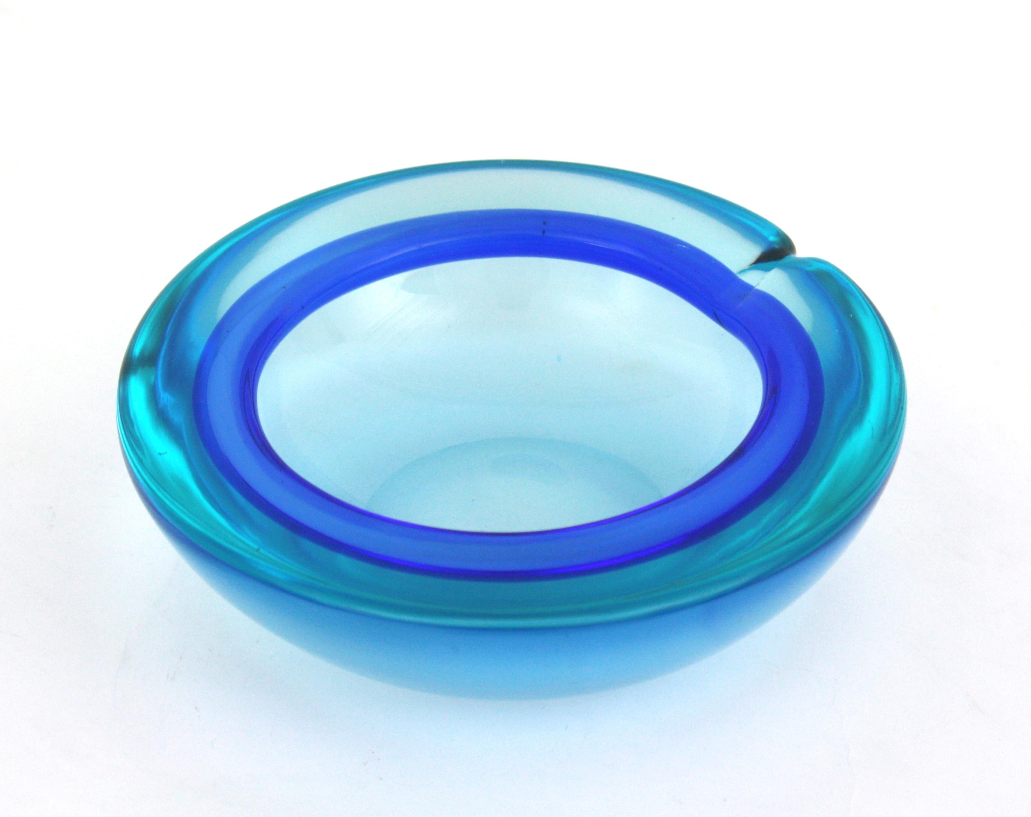 Archimede Seguso Murano Sommerso grand bol en verre bleu en vente 6