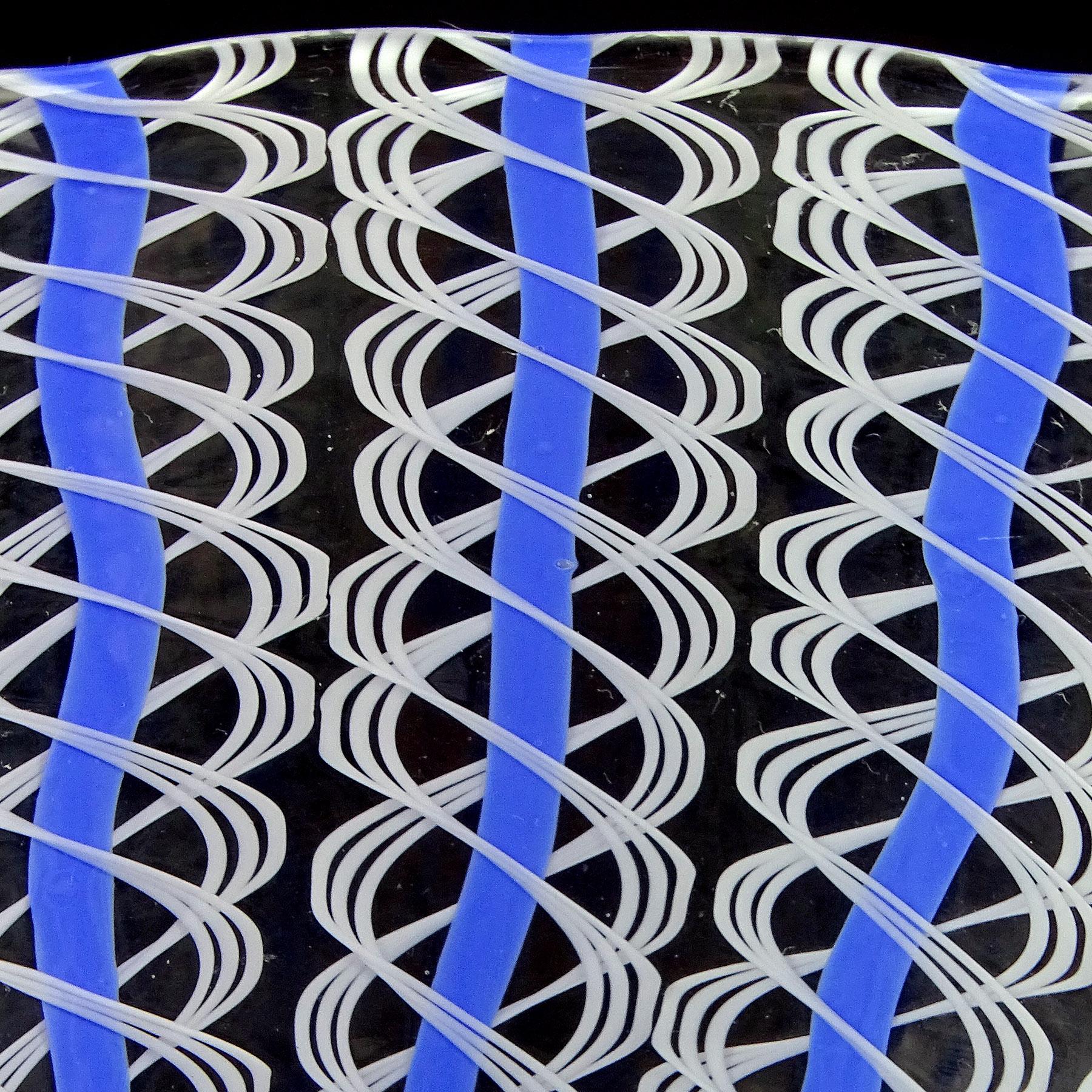 Archimede Seguso Murano Blue White Zanfirico Ribbons Italian Art Glass Bowl Dish In Good Condition For Sale In Kissimmee, FL