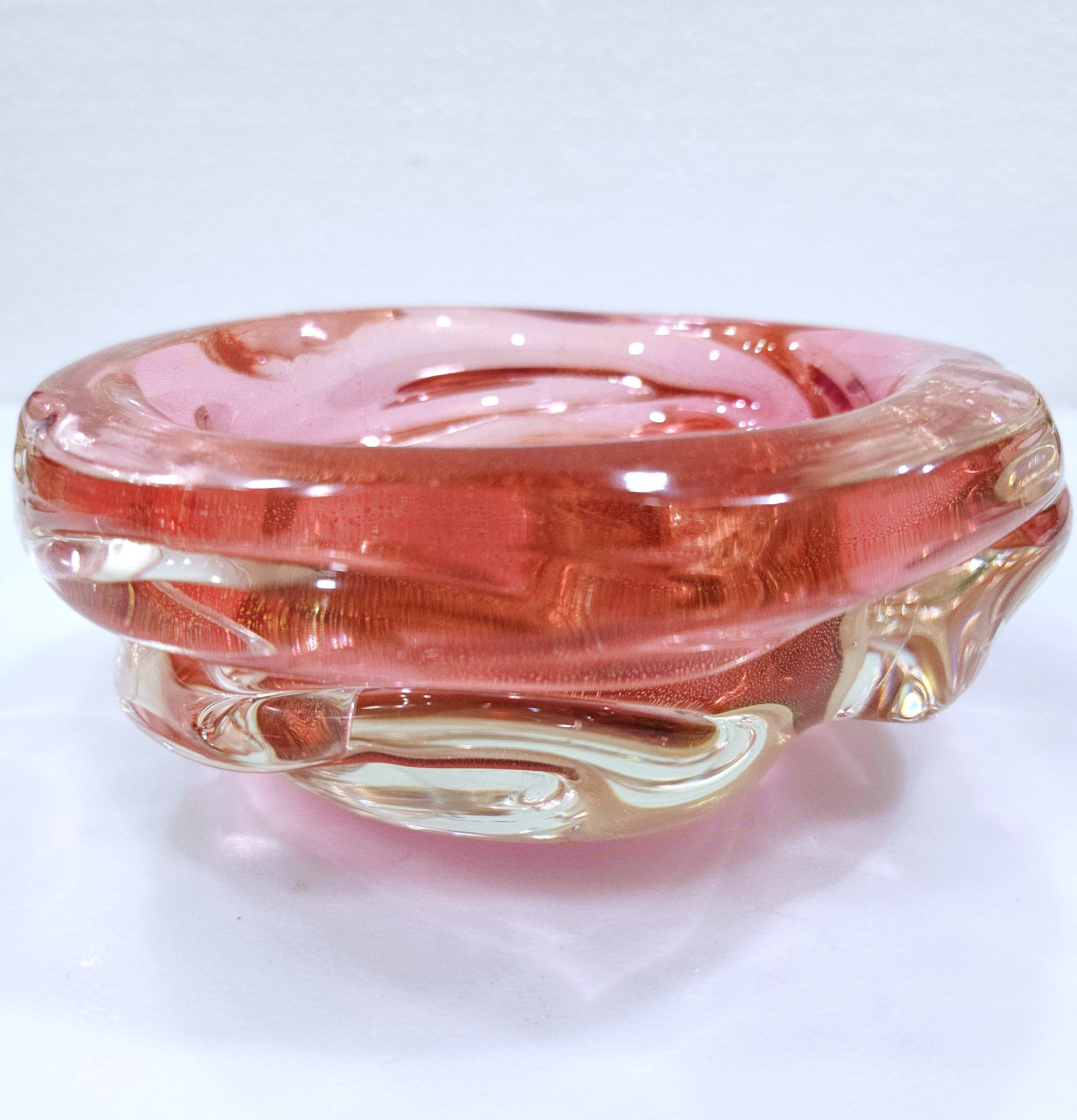 Archimede Seguso Murano Glass Bowl, A Bugne, Transparent Red with Gold Polveri In Good Condition In Warrenton, OR