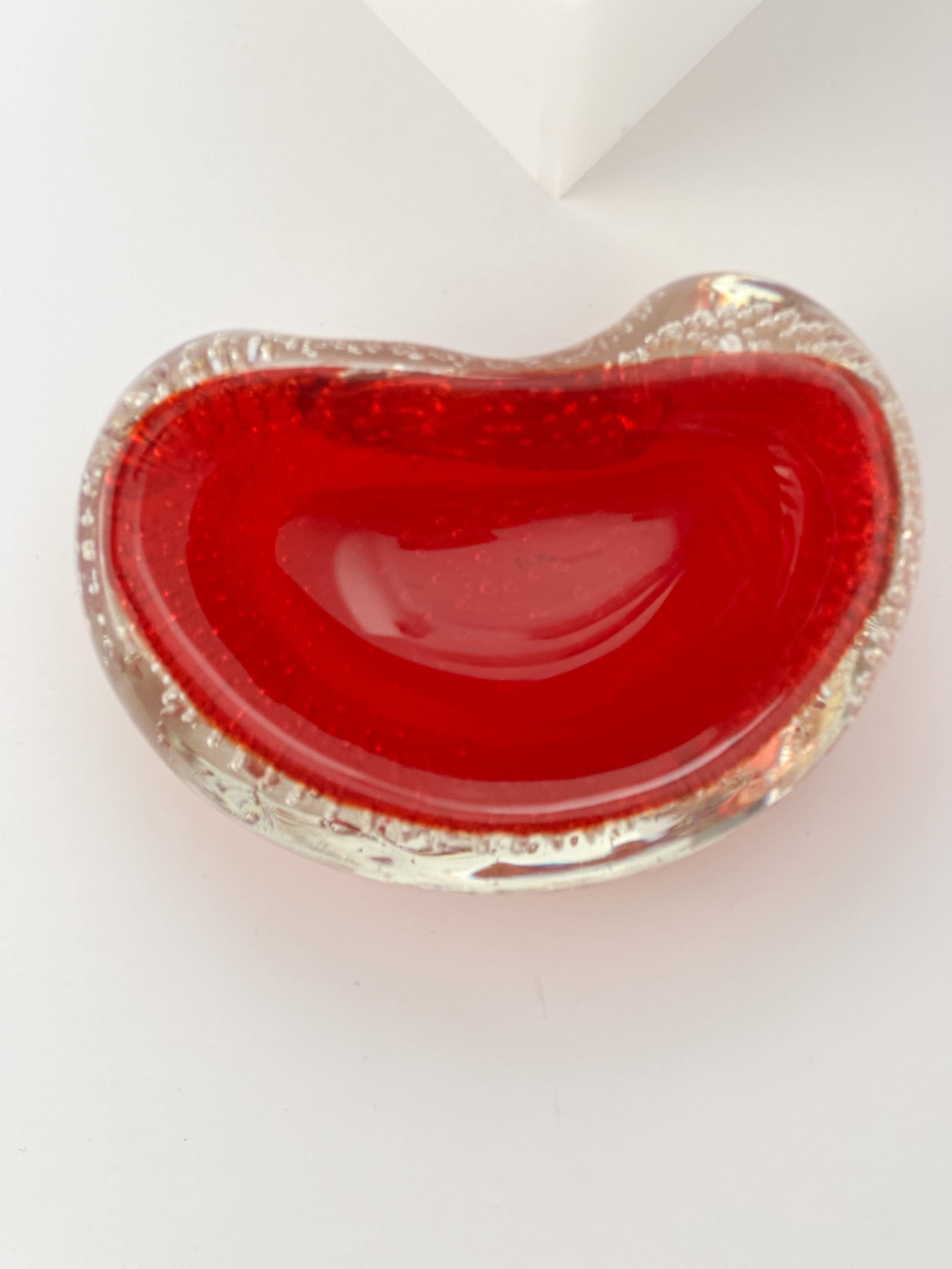 Archimede Seguso, Murano Glass Schale, Roter Sommerso, Goldeinschluss c.1950s Italien (Moderne der Mitte des Jahrhunderts) im Angebot