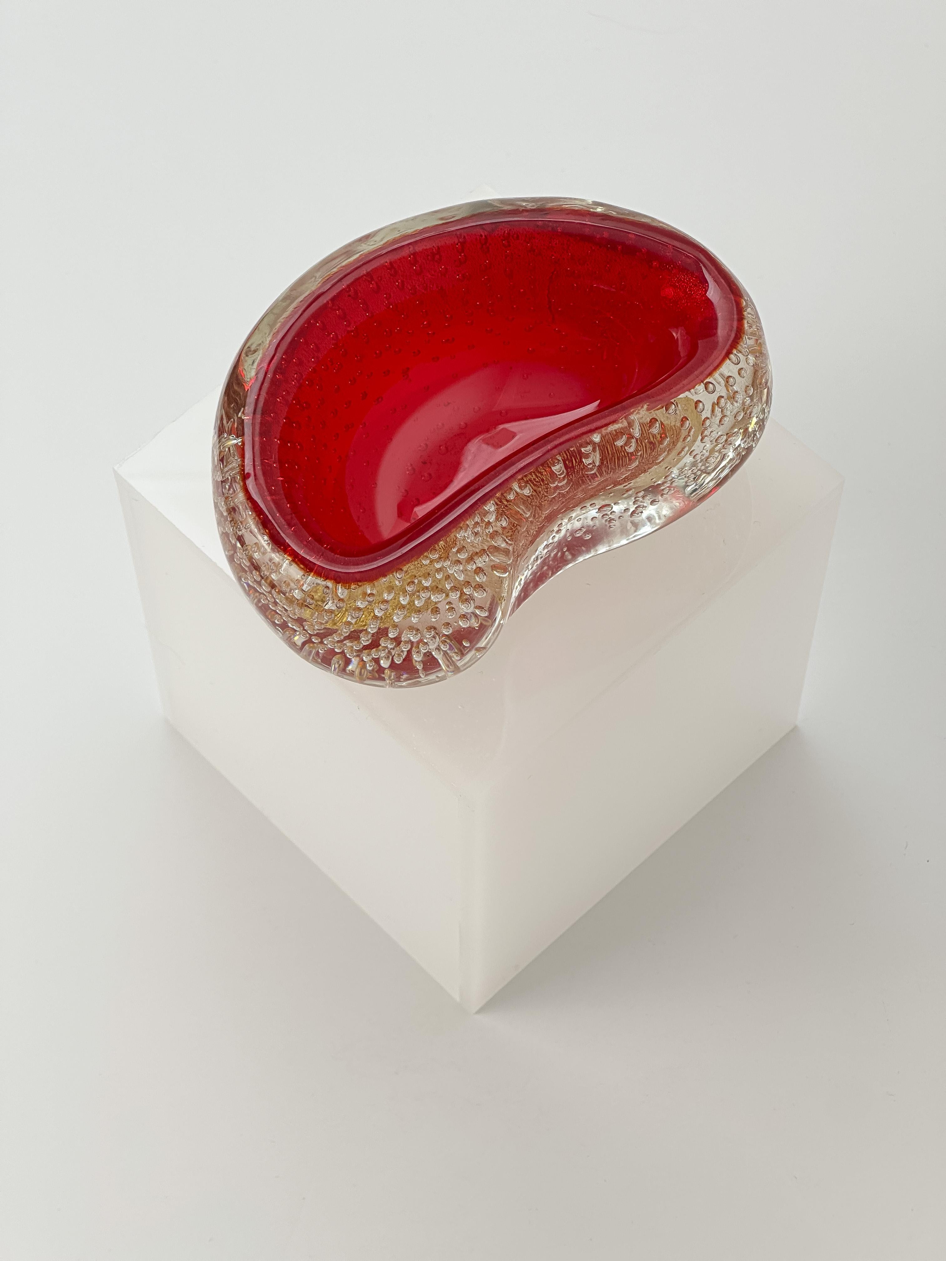 Archimede Seguso, Murano Glass Schale, Roter Sommerso, Goldeinschluss c.1950s Italien im Zustand „Gut“ im Angebot in Glasgow, GB