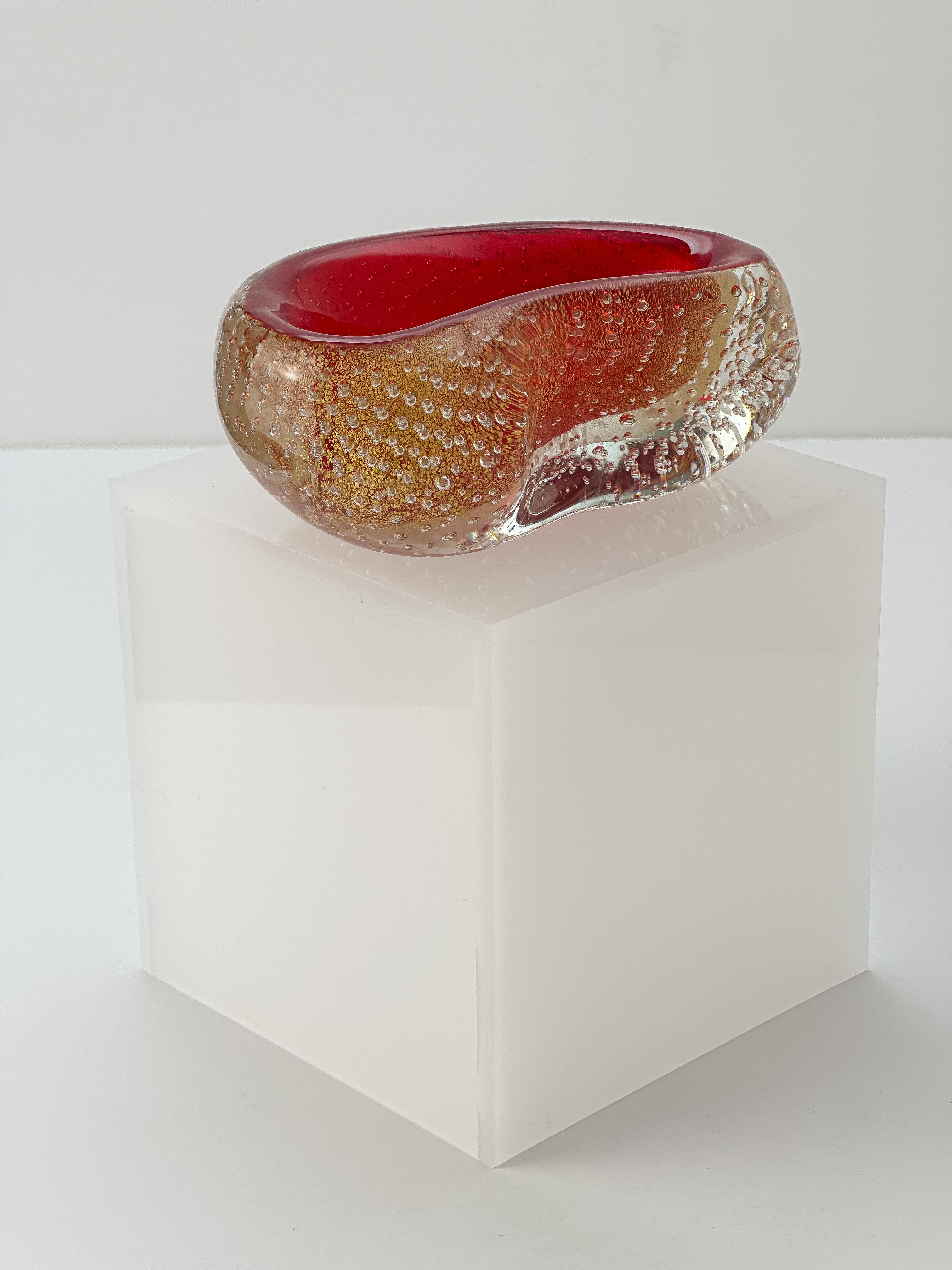 Archimede Seguso, Murano Glass Schale, Roter Sommerso, Goldeinschluss c.1950s Italien (Muranoglas) im Angebot