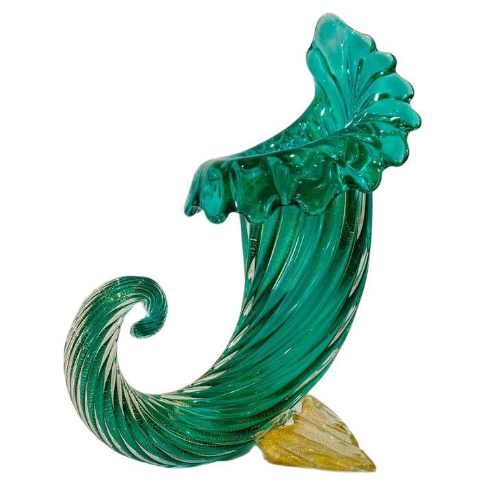 Archimede Seguso, corne d'abondance verte en verre de Murano en costolato oro, circa 1950. en vente