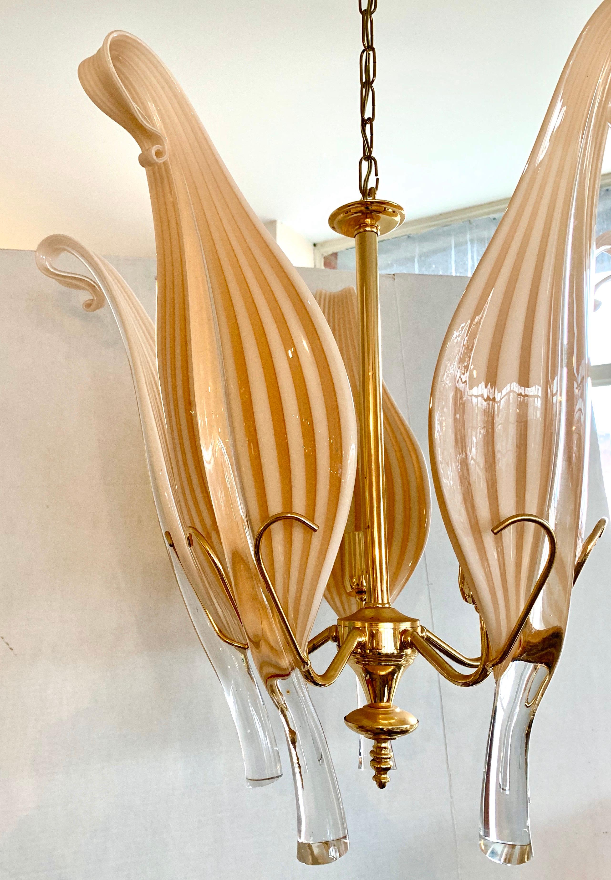 Archimede Seguso Murano Glass Midcentury Cattail Leaf Chandelier Made in Italy In Good Condition In West Hartford, CT