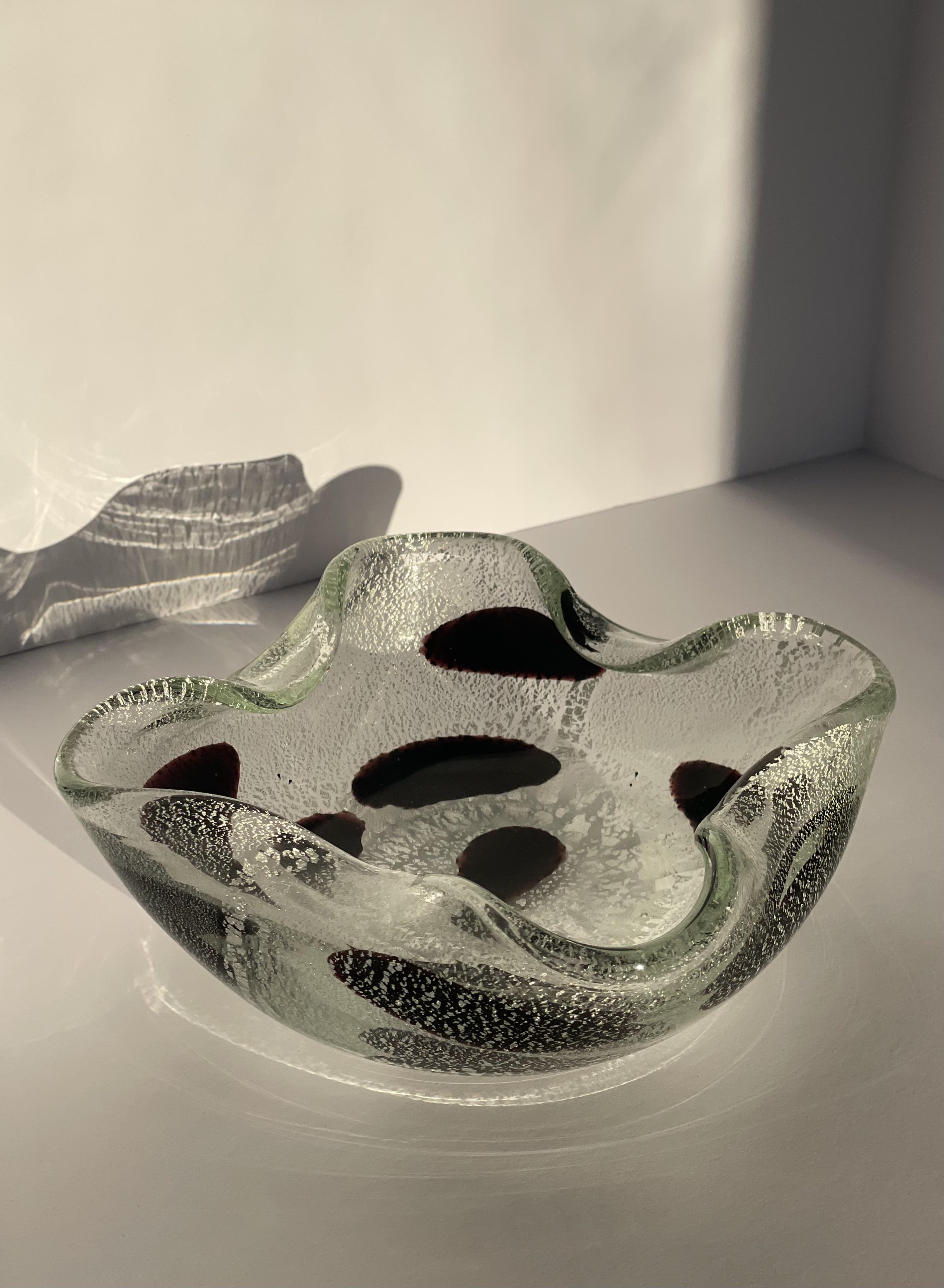italien Archimede Seguso Murano Glass Trinket Bowl Silver Aventurine & Purple Macchie en vente