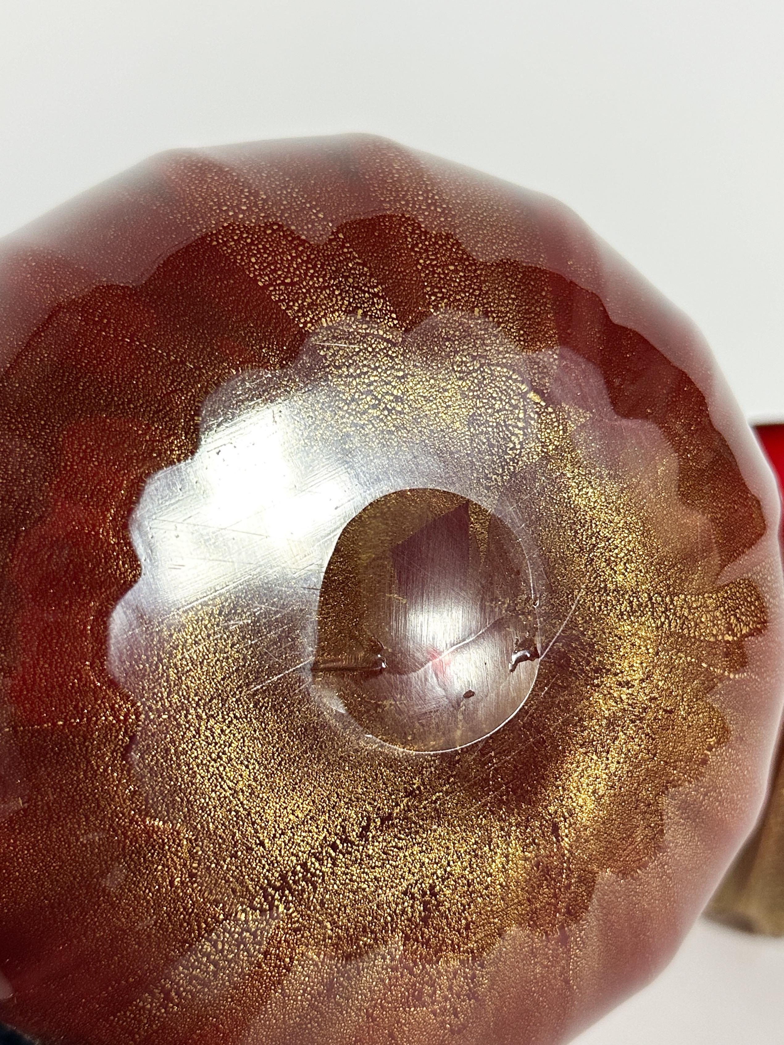 Vaso in vetro di Murano Archimede Seguso Rosso Foglia d'Oro Veneziano 1950s in vendita 1