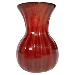 Vaso in vetro di Murano Archimede Seguso Rosso Foglia d'Oro Veneziano 1950s