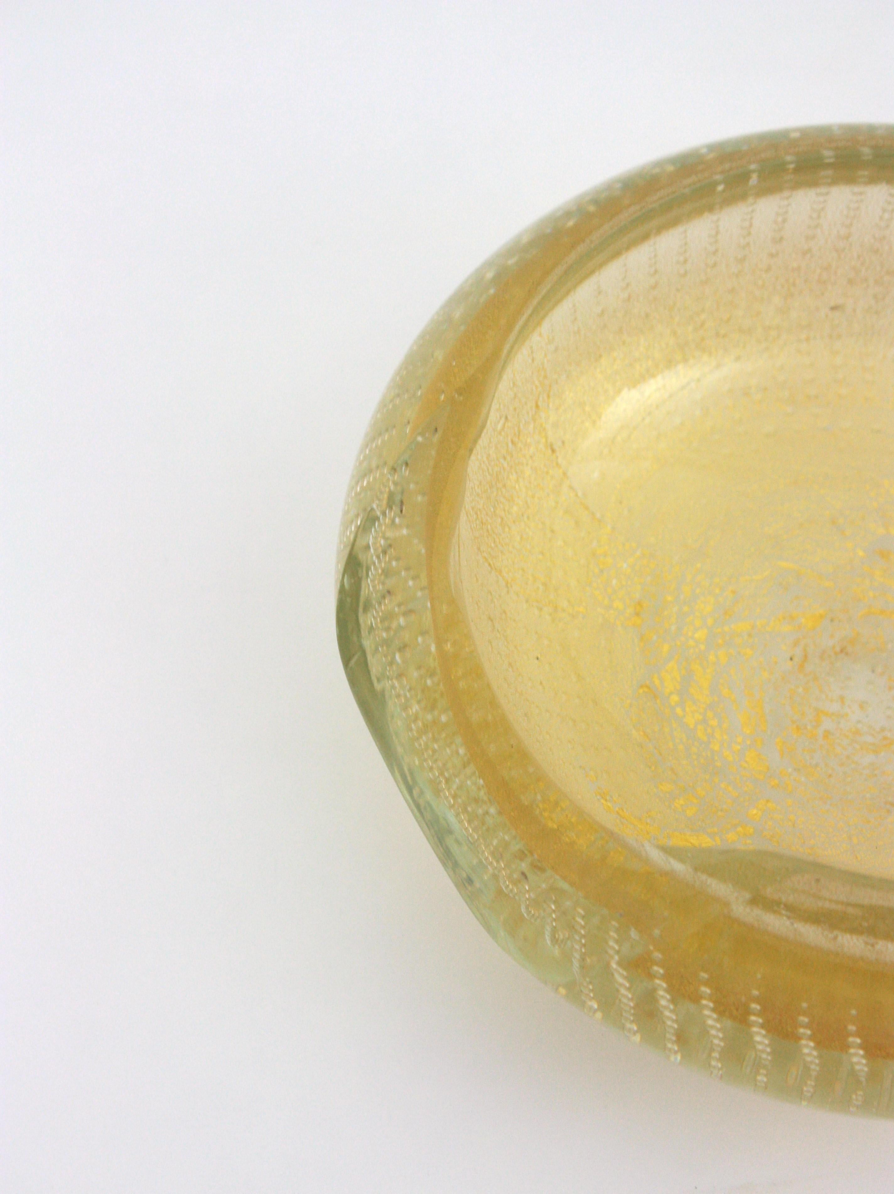 Archimede Seguso Murano Gold Dust Art Glass Bowl with Controlled Bubbles For Sale 7