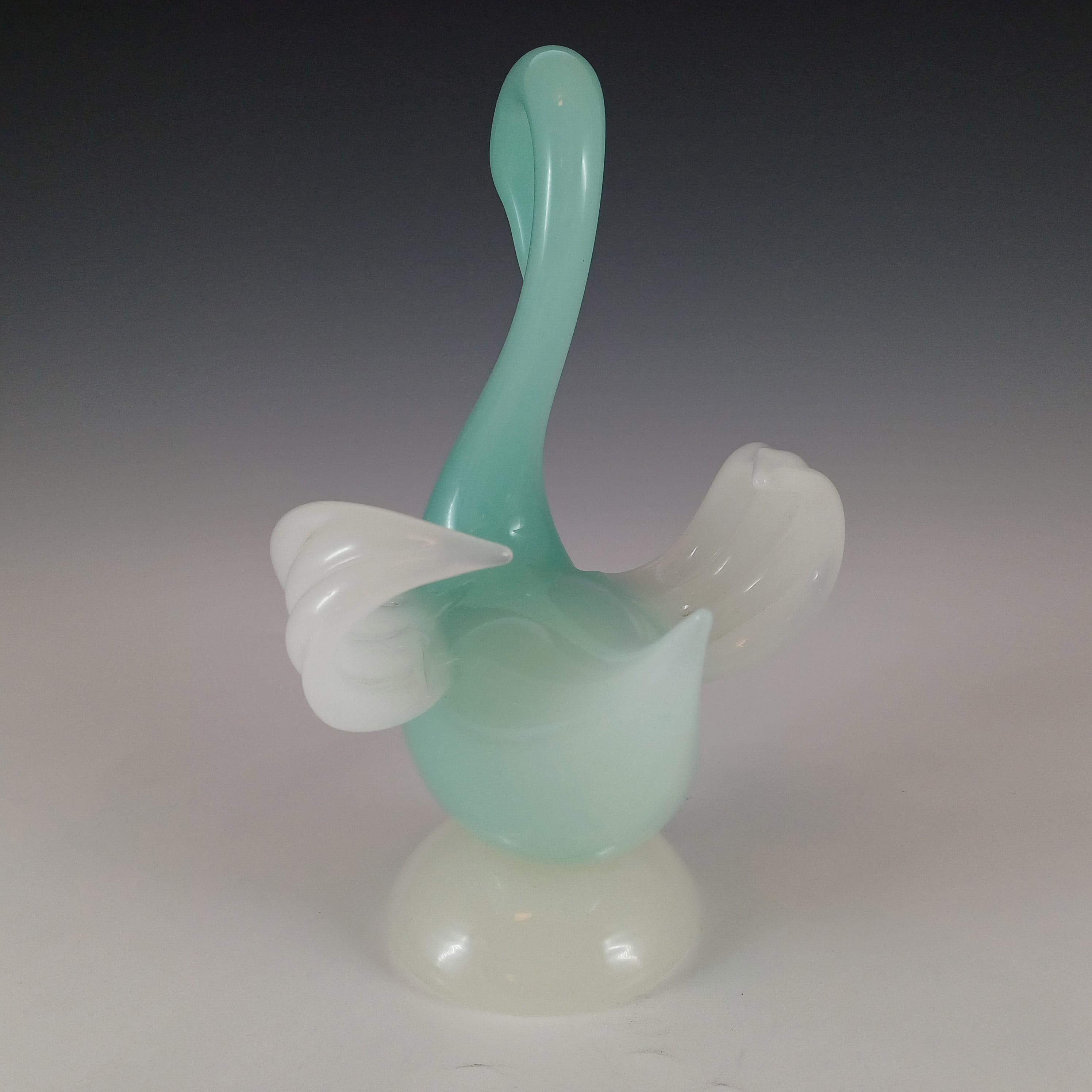 Hand-Crafted Archimede Seguso Murano Green Alabastro Glass Swan Sculpture For Sale