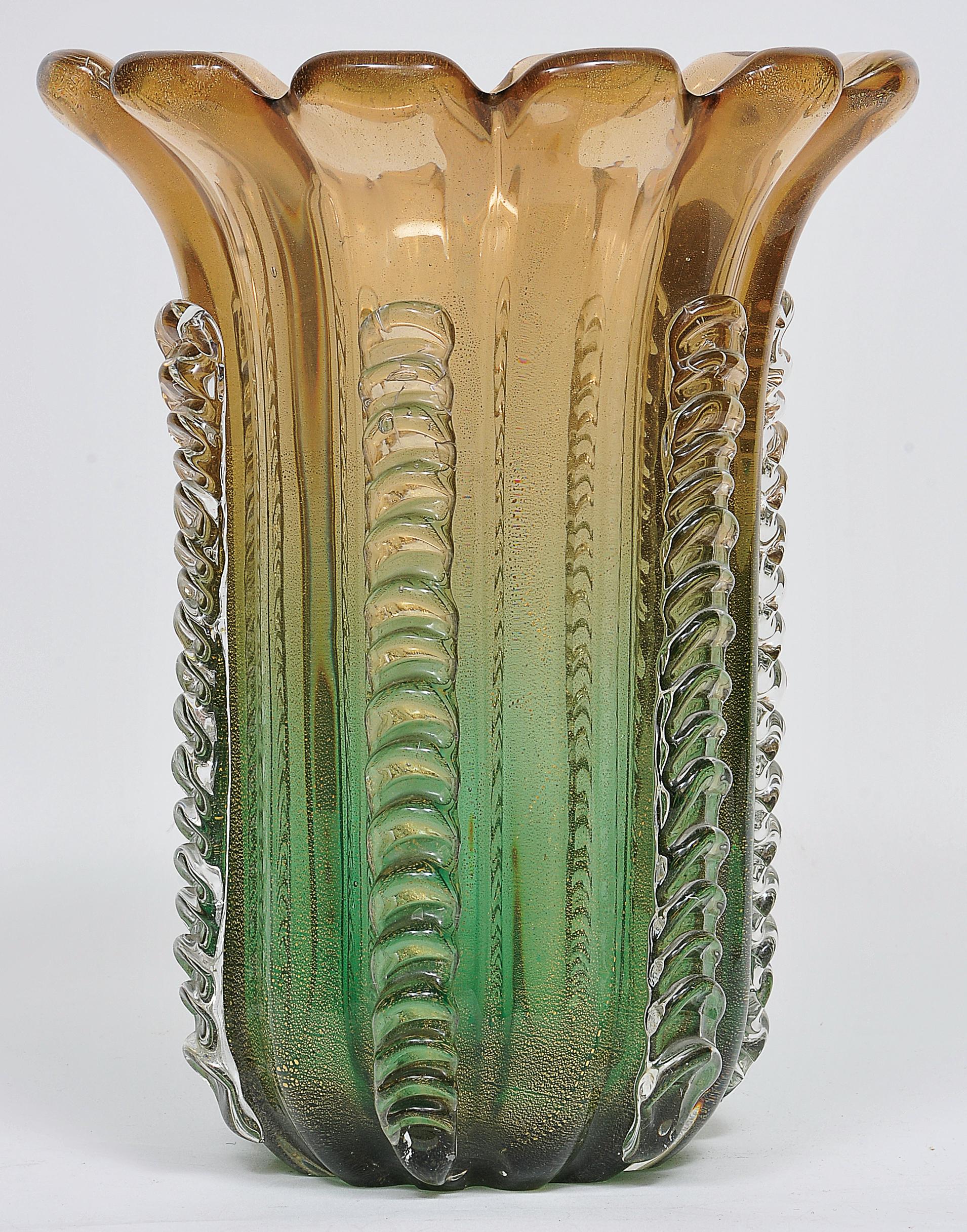 Large vase in artistic Murano glass with ribbed body in emerald and amber glass and gold with six corrugated application on the sides. Museum quality.