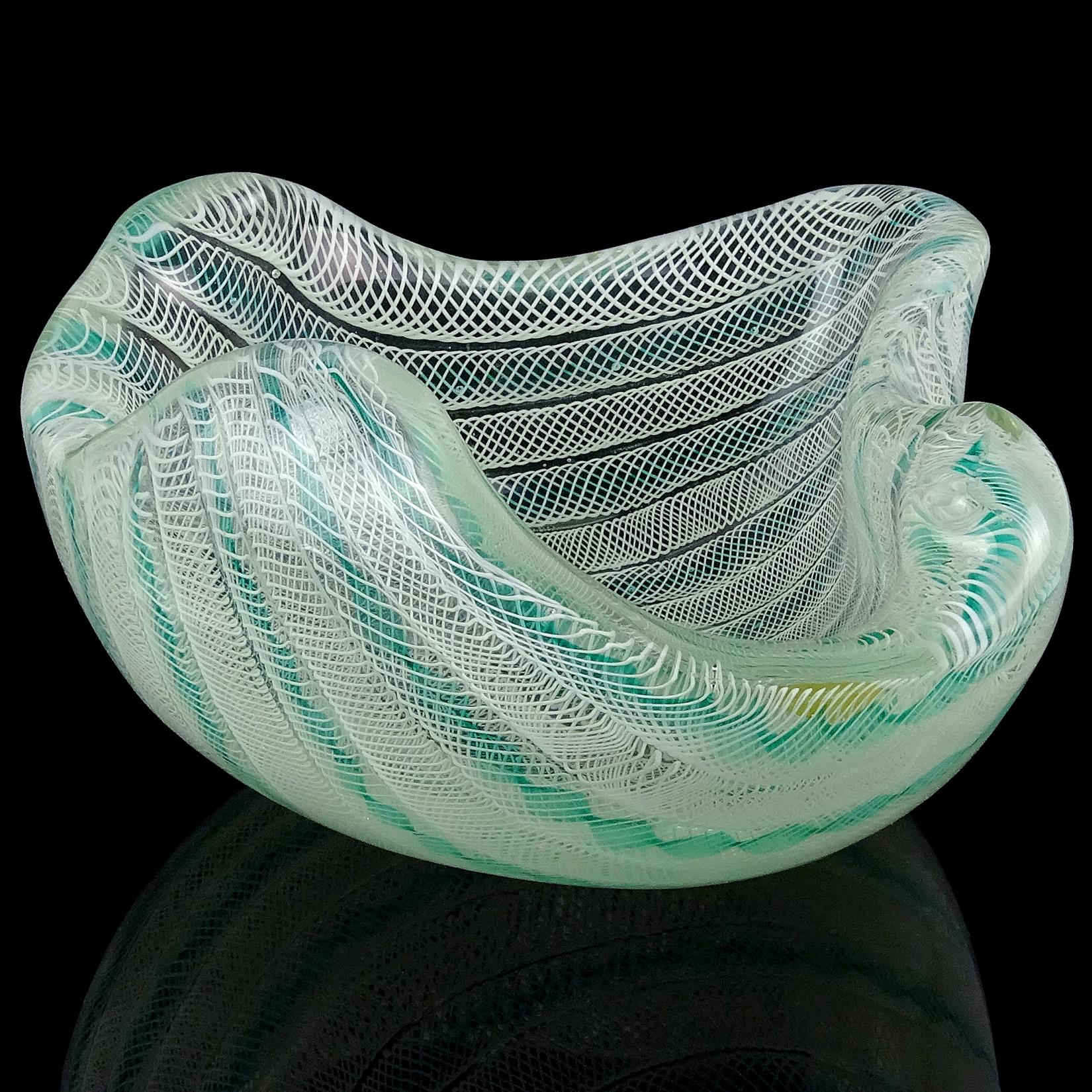20th Century Archimede Seguso Murano Green White Zanfirico Ribbons Italian Art Glass Bowl