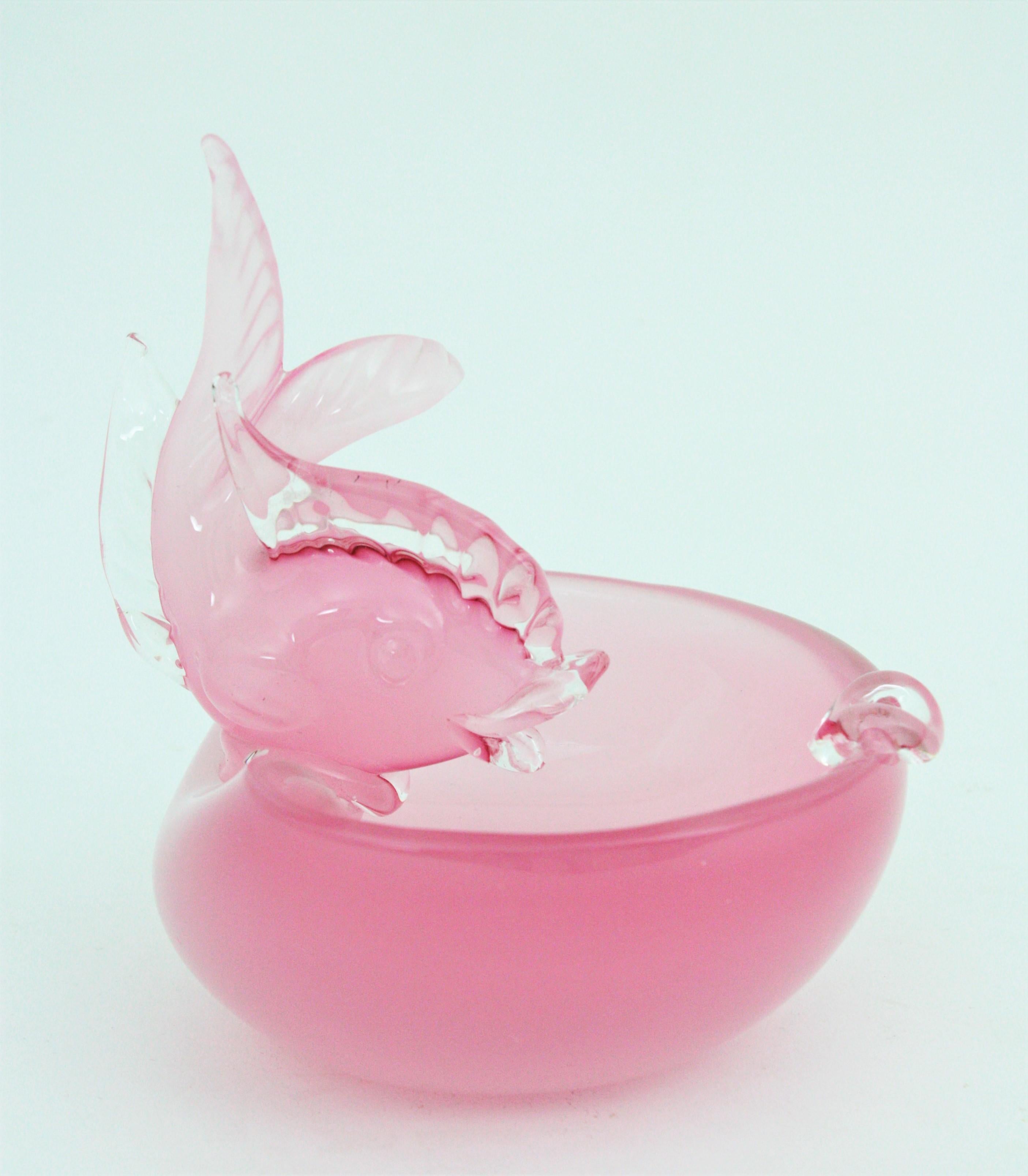 Archimede Seguso Murano Opal Pink Alabastro Fish Bowl or Ashtray, Italy, 1950s For Sale 1