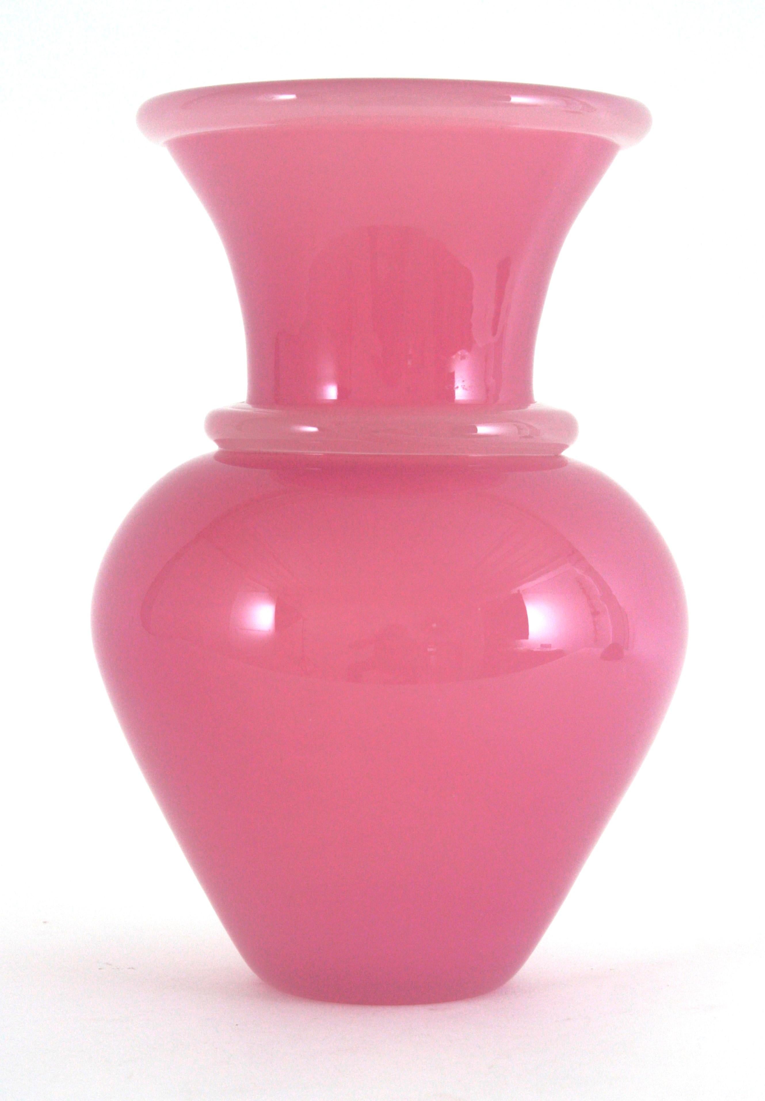 One of a kind large Pink alabastro Murano glass vase. Attributed to Archimede Seguso, Italy, 1950s.
This amphora shaped blown glass vase has a clean design and a beautiful soft pink color in the alabastro manner.
Its elegant construction and its