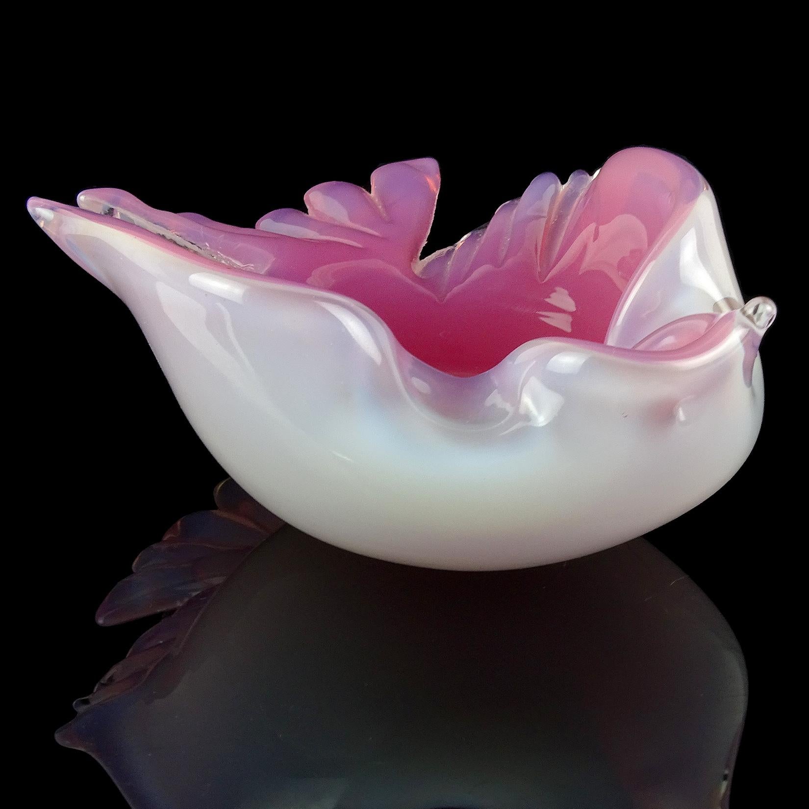 Mid-Century Modern Archimede Seguso Murano Opalescent Pink White Italian Art Glass Bird Ring Bowl