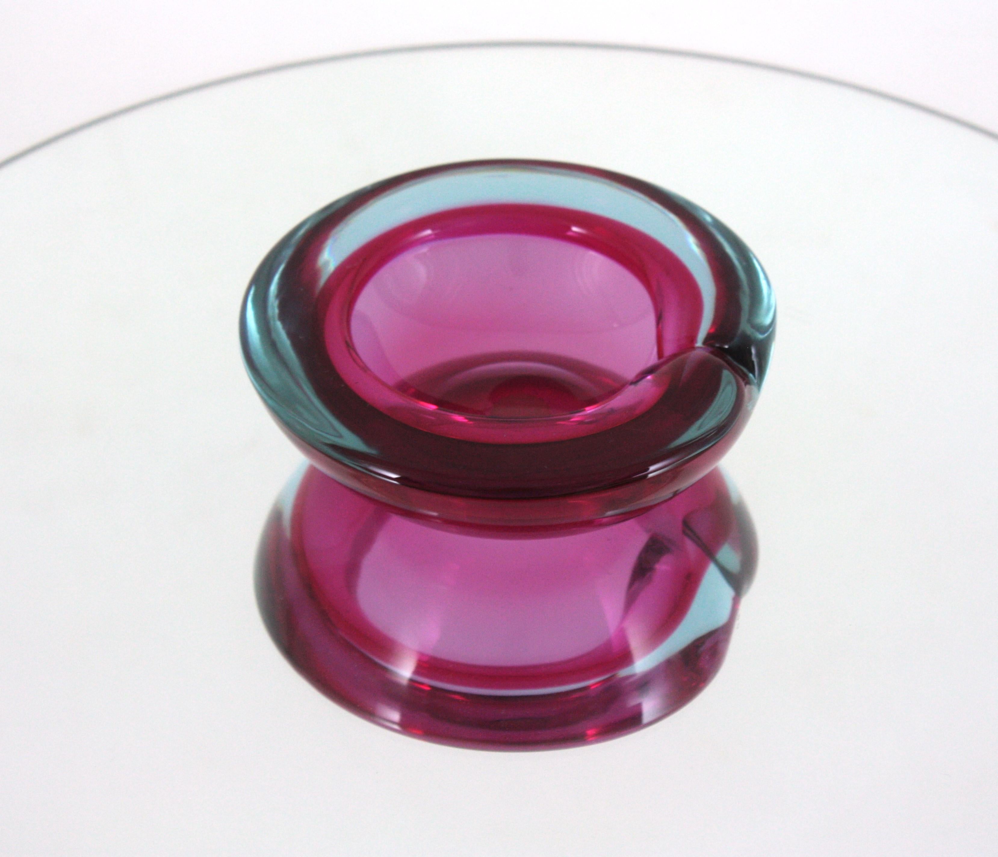 Archimede Seguso Murano Pink Fuchsia Sommerso Art Glass Bowl / Ashtray For Sale 7