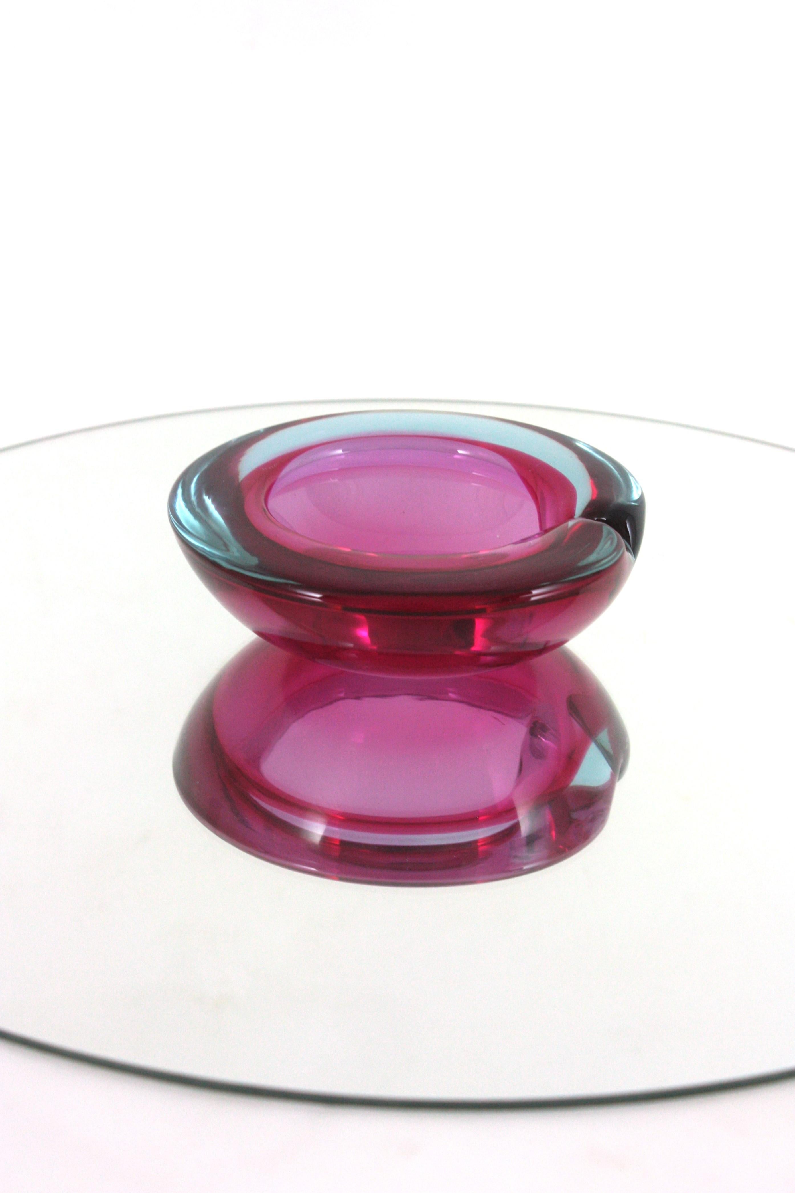 Archimede Seguso Murano Pink Fuchsia Sommerso Art Glass Bowl / Ashtray For Sale 9