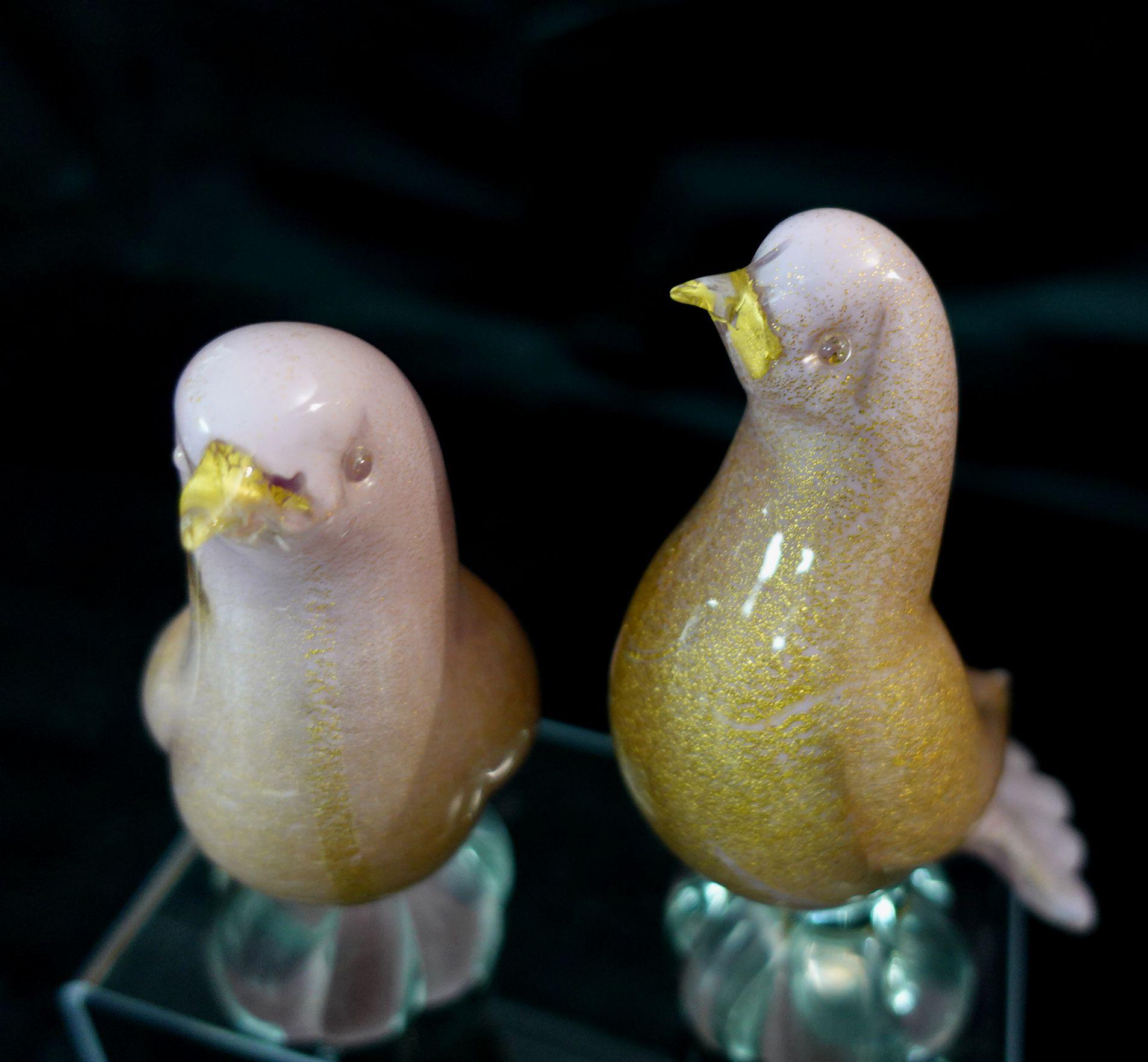 Murano Glass Archimede Seguso Murano Pink Gold Flecks Italian Art Glass Dove Birds, #R00005 For Sale