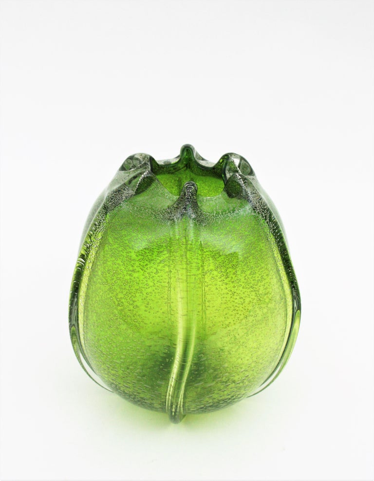 Archimede Seguso Murano Pulegoso Green Glass Ovoid Vase, 1950s For Sale 4