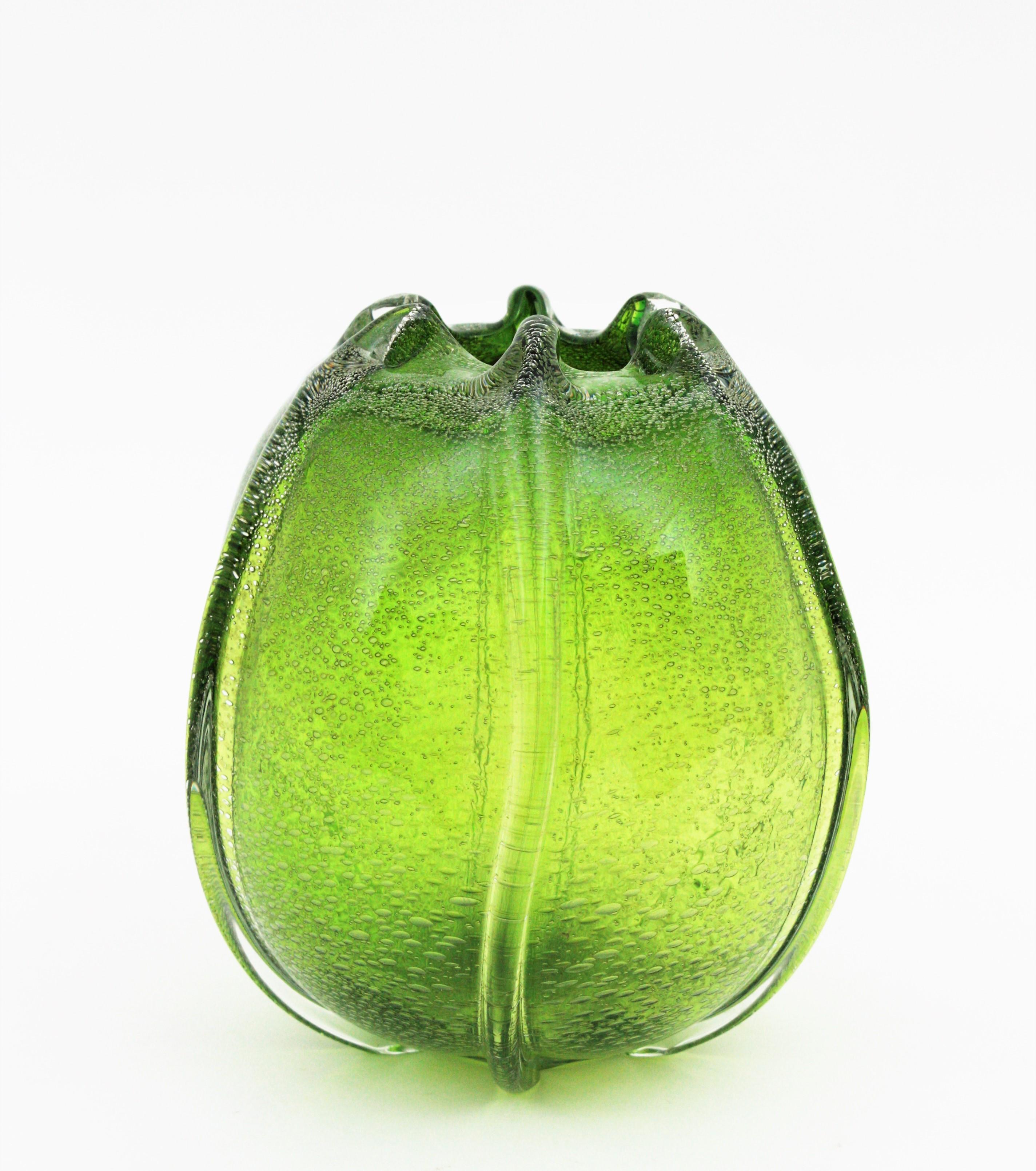 Archimede Seguso Green Murano Glass Pulegoso Ovoid Vase, 1950s For Sale 5
