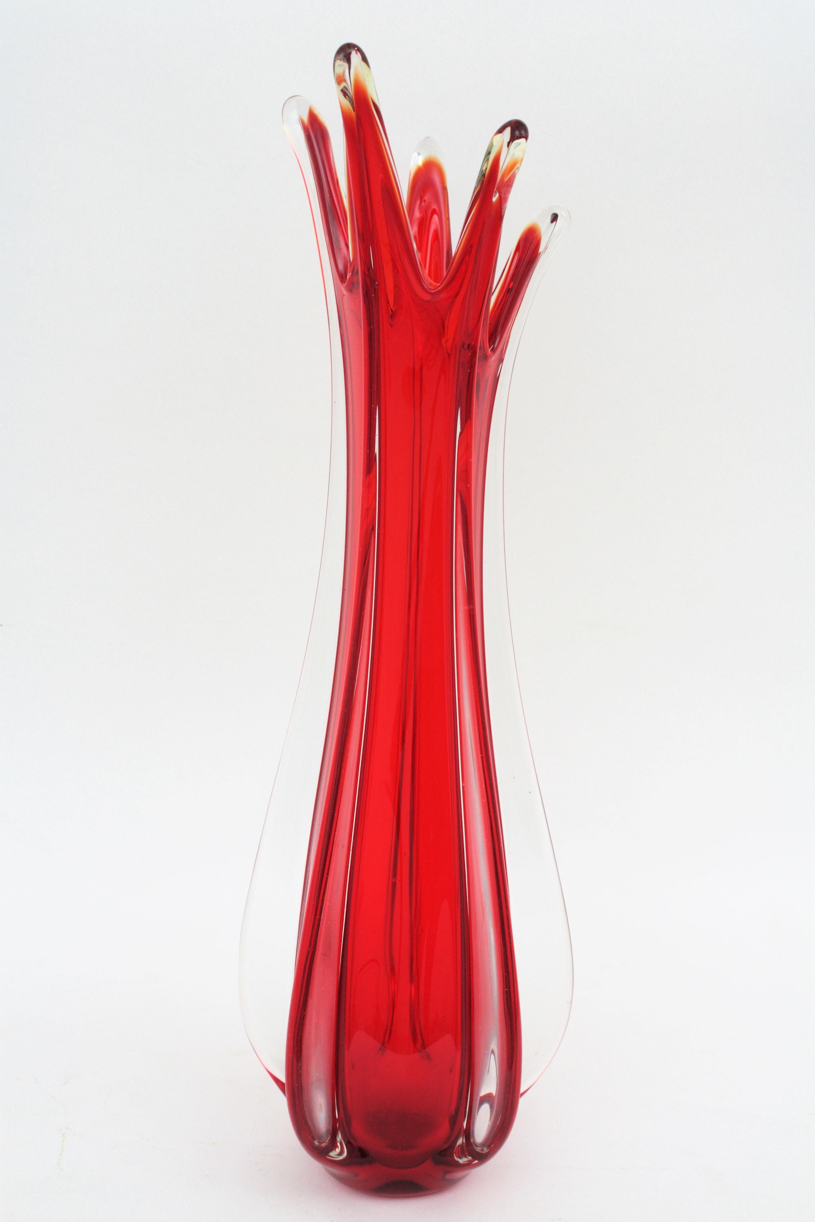 Archimede Seguso Murano Red and Clear Glass Large Scale Vase, 1950s In Excellent Condition In Barcelona, ES