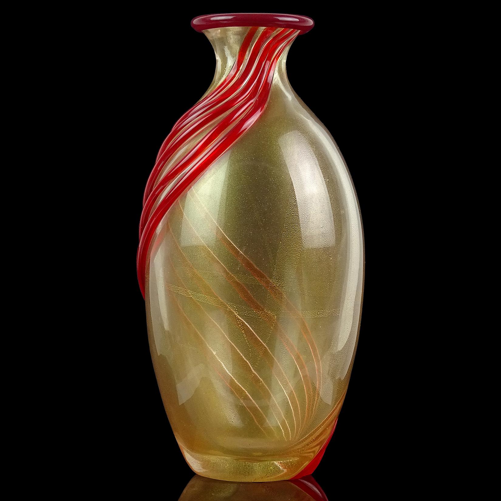 Archimede Seguso Murano Red Bands Gold Flecks Italian Art Glass Flower Vase In Excellent Condition For Sale In Kissimmee, FL