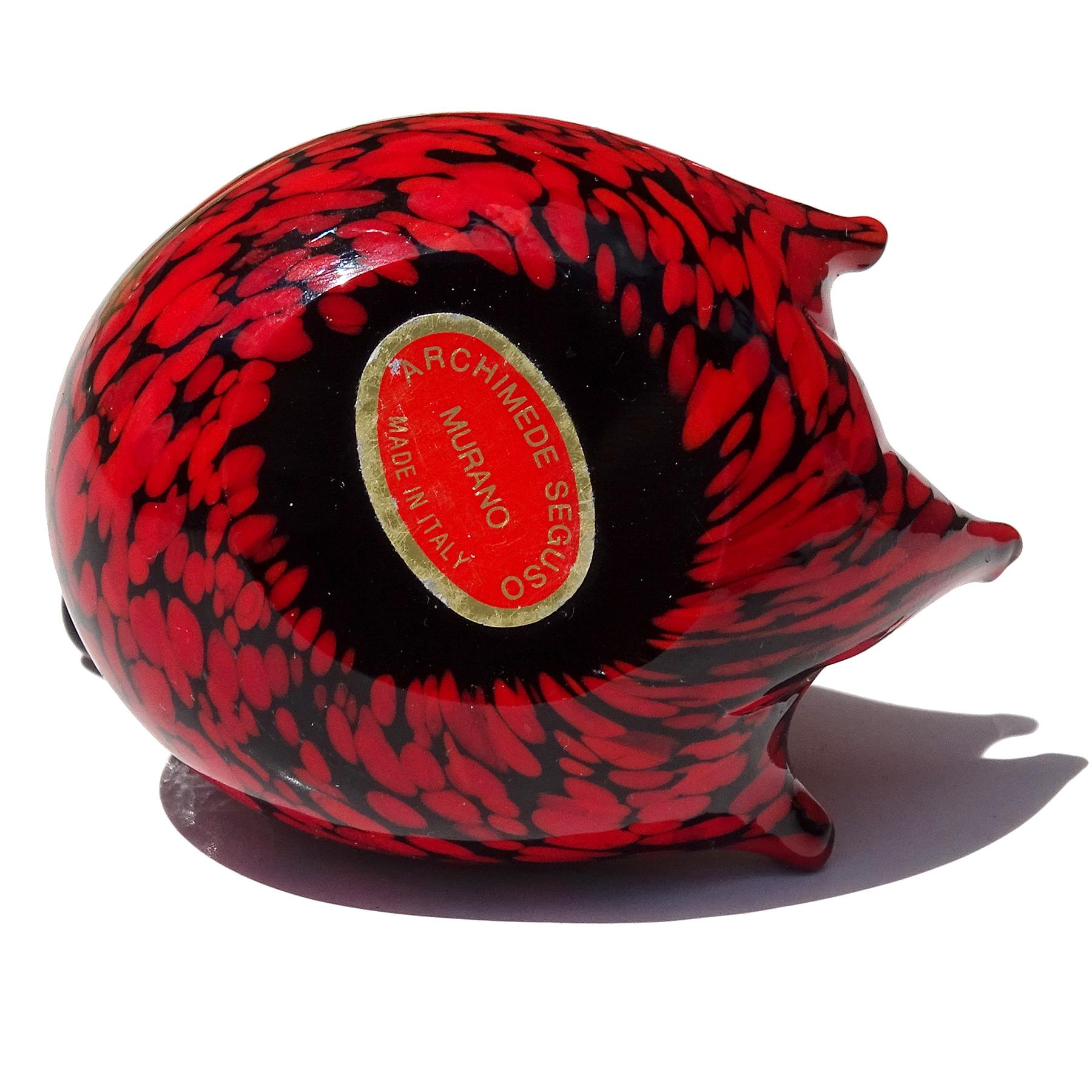 Archimede Seguso Murano Red Black Italian Art Glass Baby Bird Figurine Sculpture In Good Condition In Kissimmee, FL