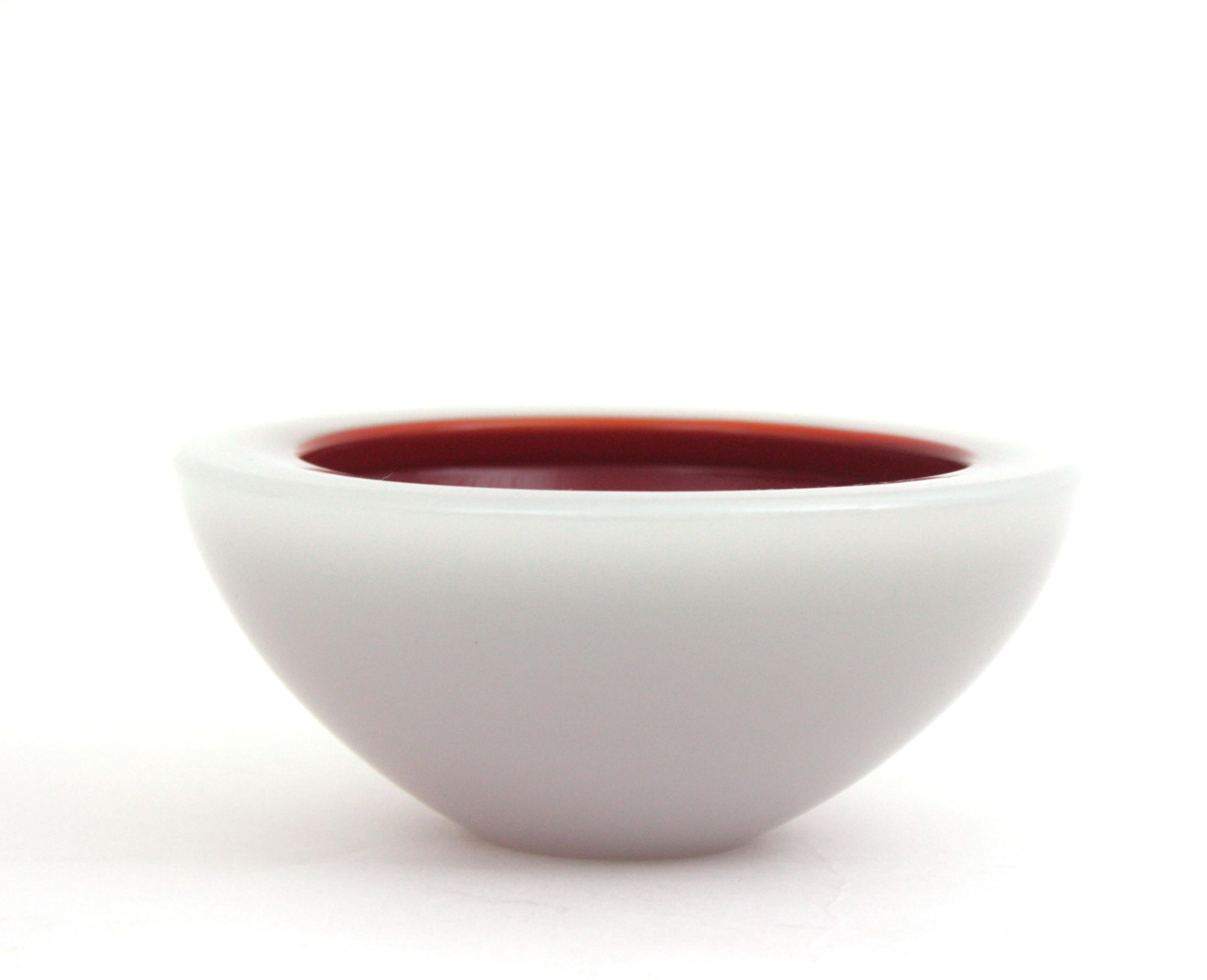 Archimede Seguso Murano Red White Alabastro Round Geode Art Glass Bowl For Sale 2