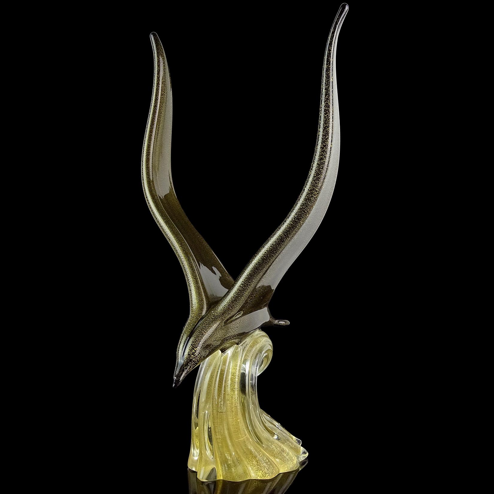 Hand-Crafted Archimede Seguso Murano Signed Black Gold Italian Art Glass Seagull Sculpture