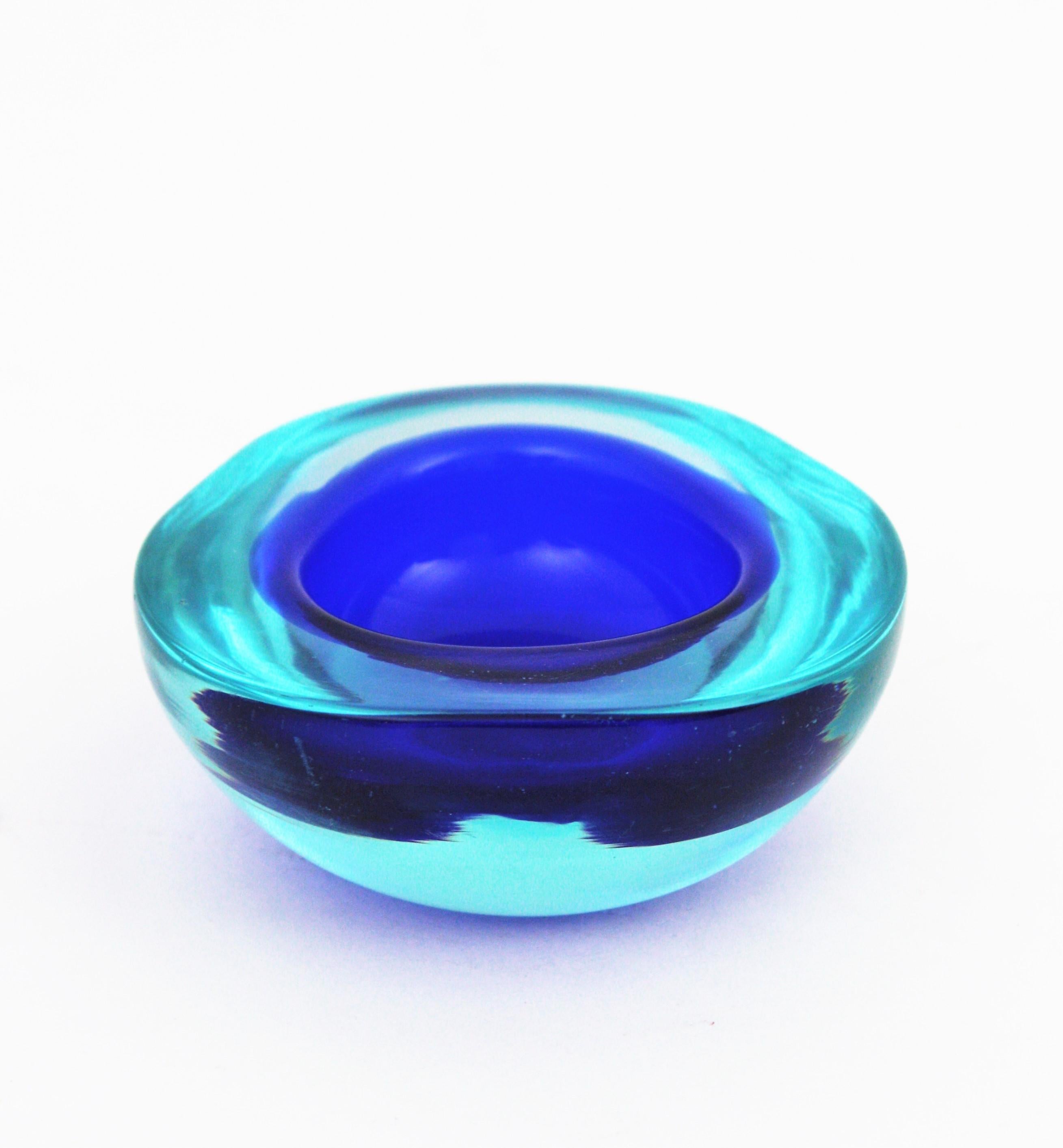 Archimede Seguso Murano Small Sommerso Blue Glass Geode Bowl, 1960s For Sale 5