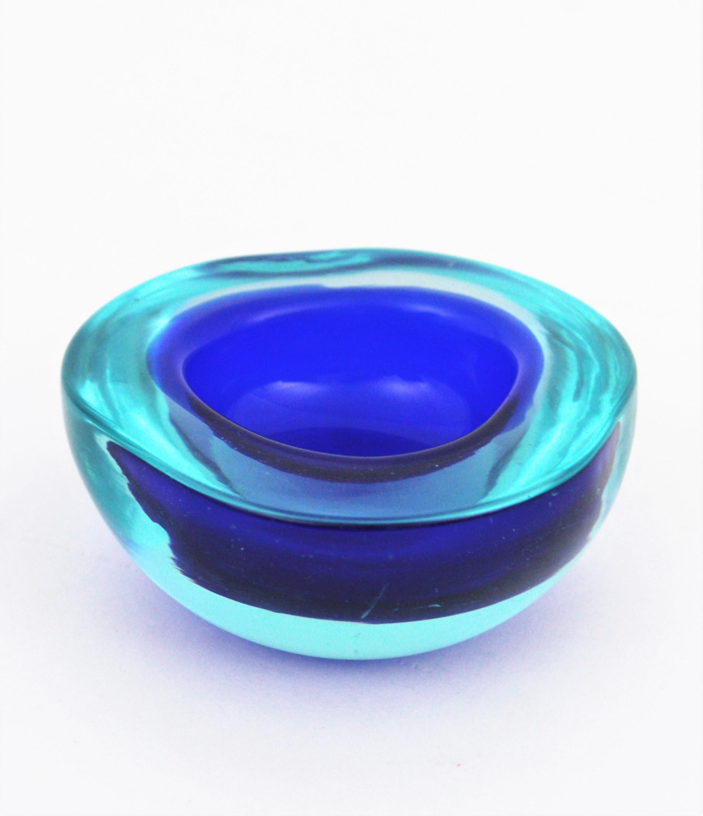 Archimede Seguso Murano Small Sommerso Blue Glass Geode Bowl, 1960s For Sale 6