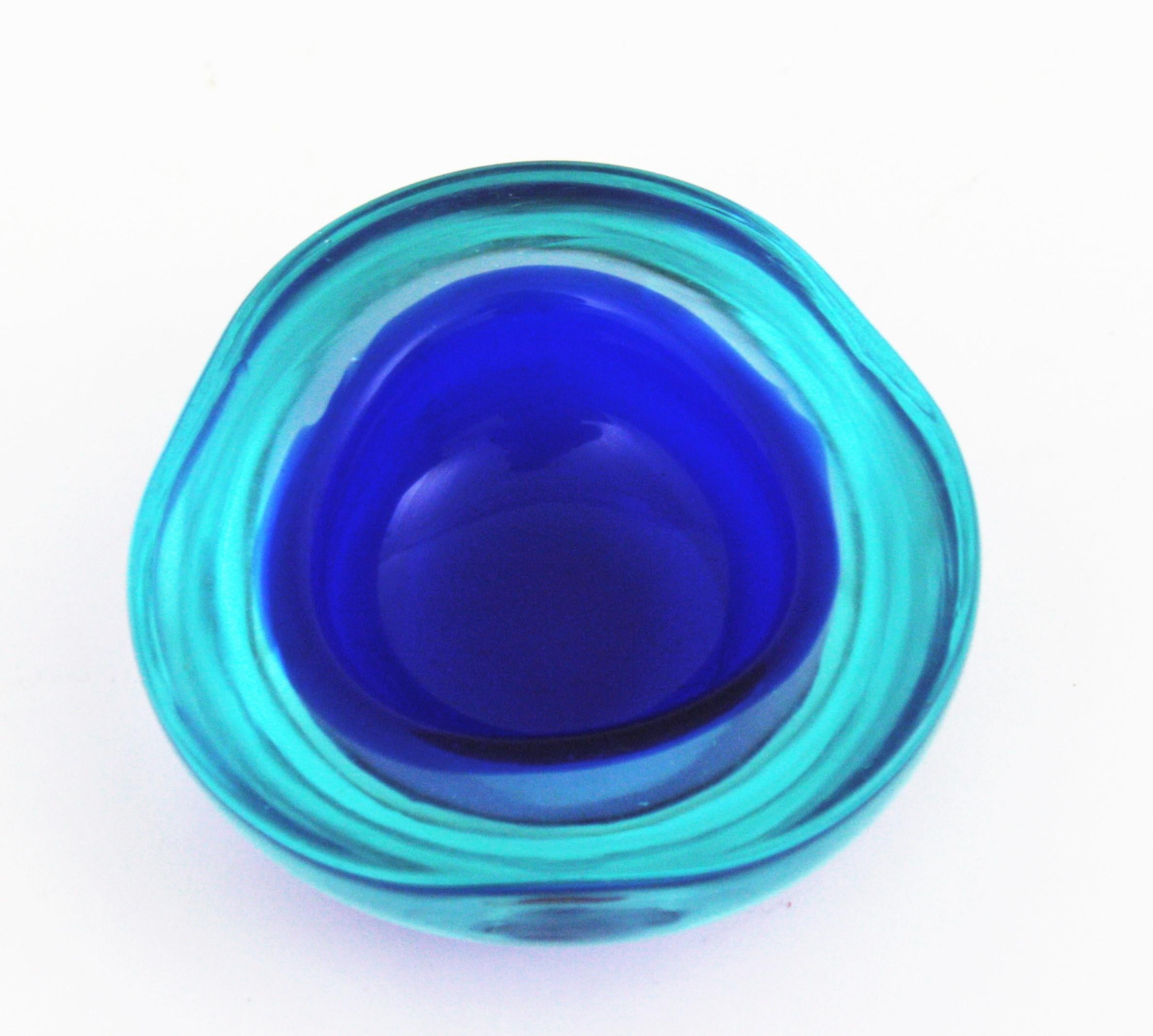 Archimede Seguso Murano Small Sommerso Blue Glass Geode Bowl, 1960s For Sale 8