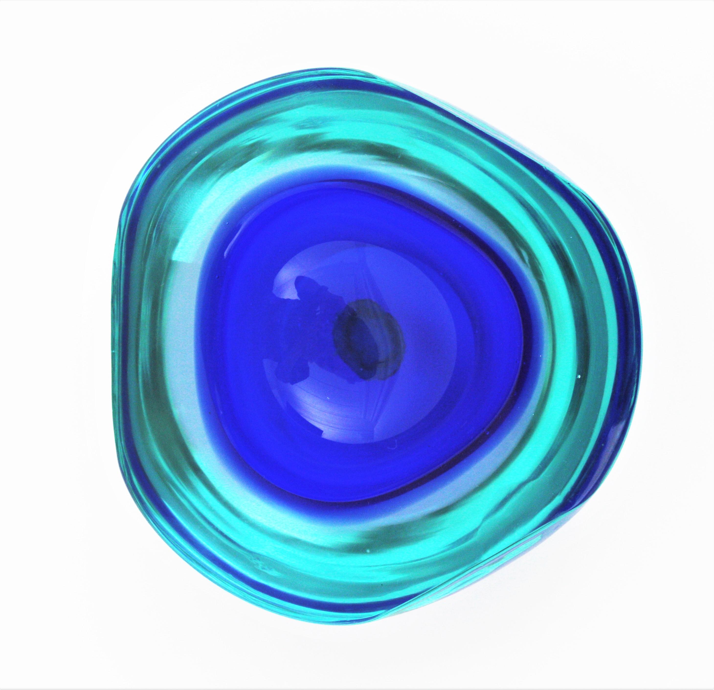 Ciotola a geode in vetro trasparente blu di Murano Seguso, Italia, anni '60 in vendita 4