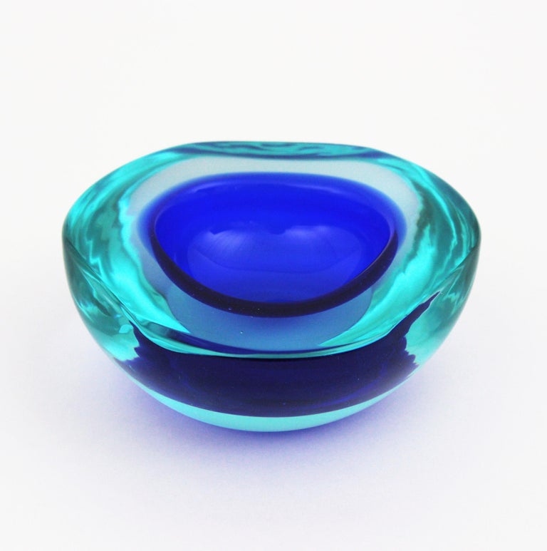 Archimede Seguso Murano Sommerso Blue Clear Glass Geode Bowl, Italy, 1960s For Sale 8