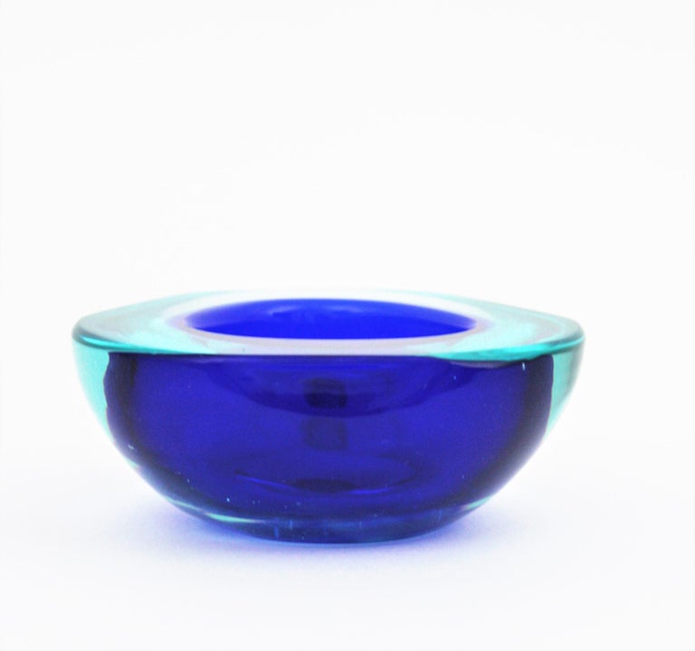 Archimede Seguso Murano Sommerso Blue Clear Glass Geode Bowl, Italy, 1960s For Sale 1