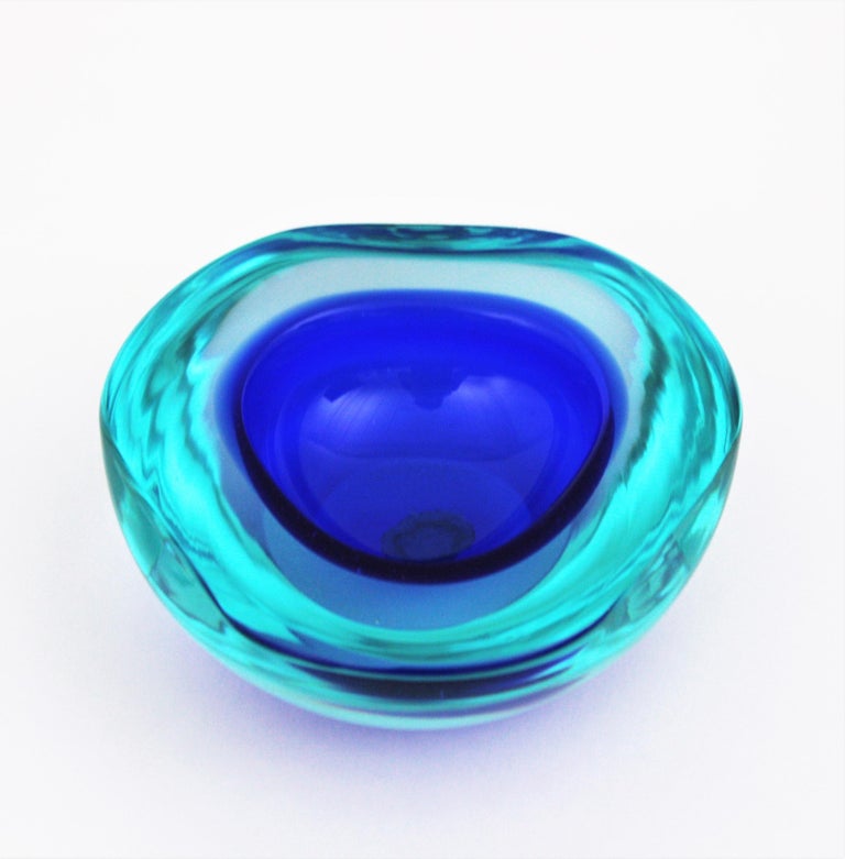 Archimede Seguso Murano Sommerso Blue Clear Glass Geode Bowl, Italy, 1960s For Sale 3