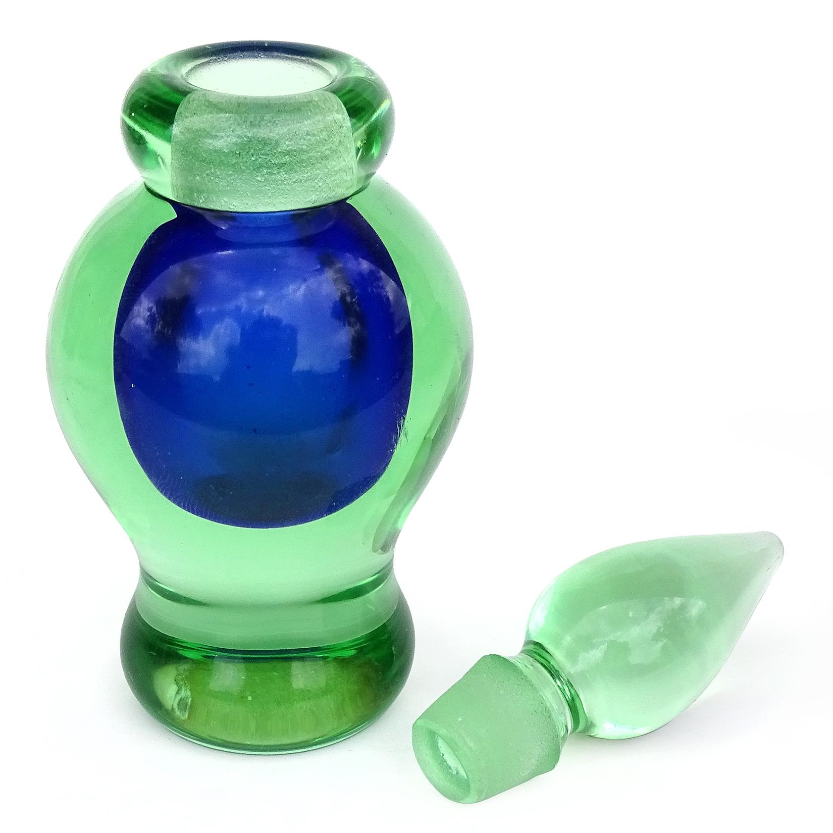 Hand-Crafted Archimede Seguso Murano Sommerso Blue Green Italian Art Glass Perfume Bottle For Sale
